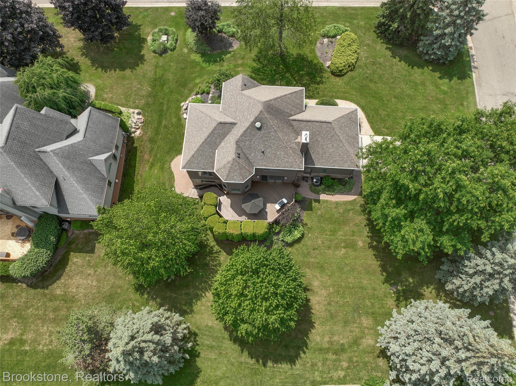 6871 Berry Pointe Drive