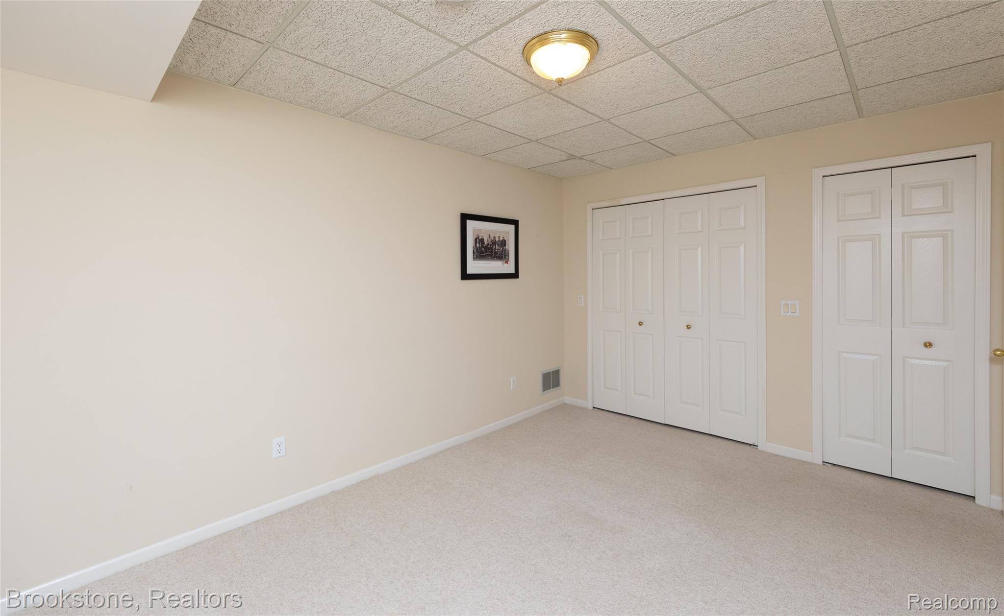 6871 Berry Pointe Drive