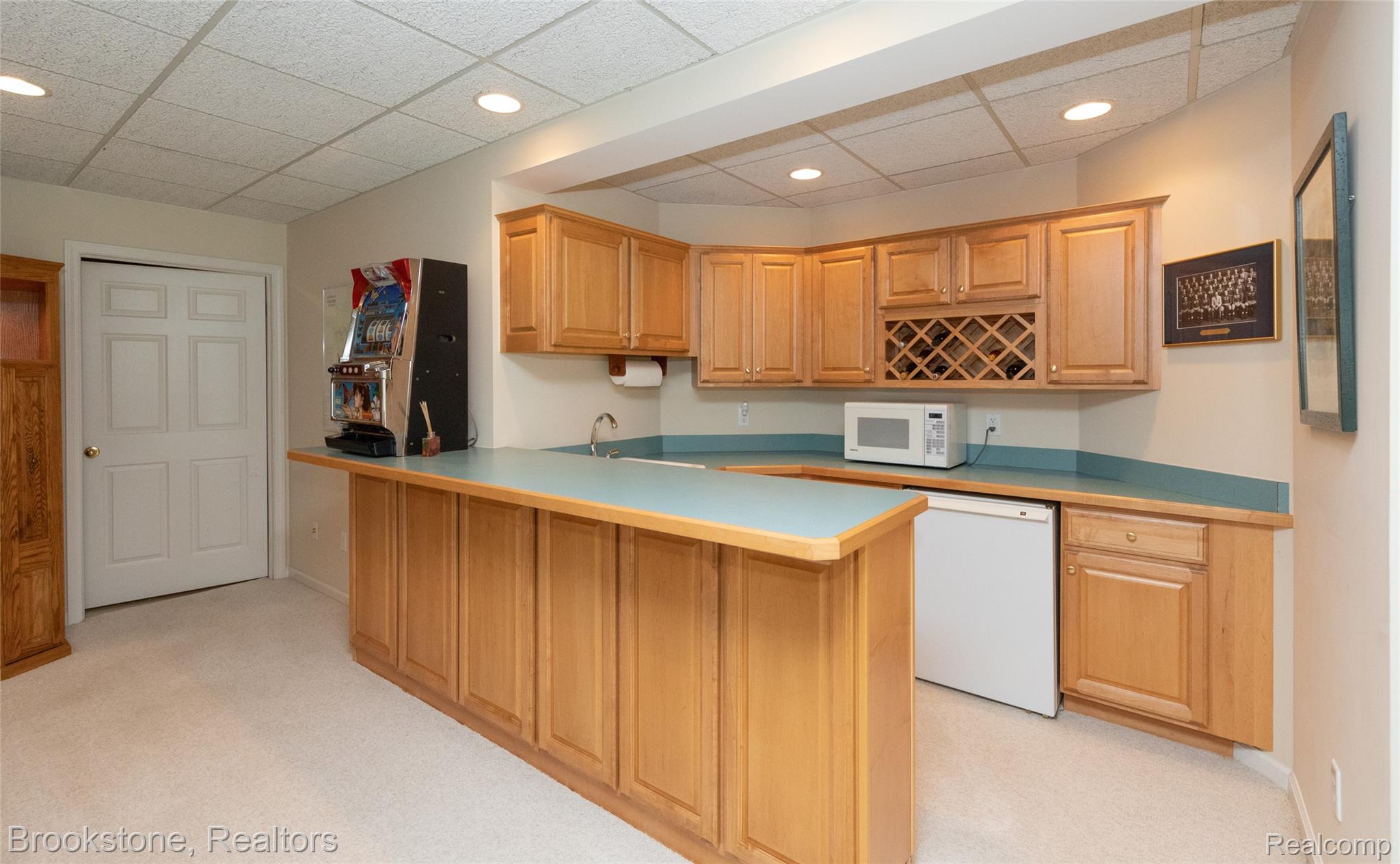 6871 Berry Pointe Drive