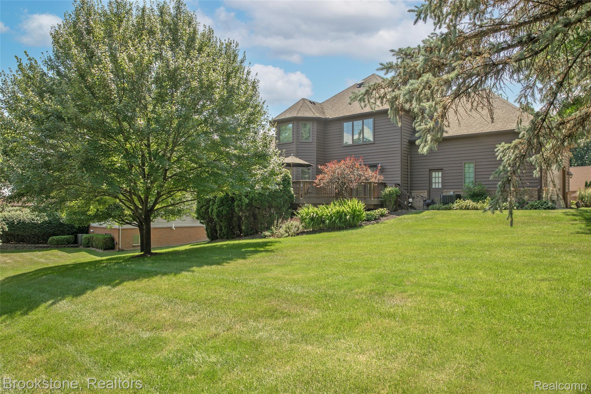 6871 Berry Pointe Drive