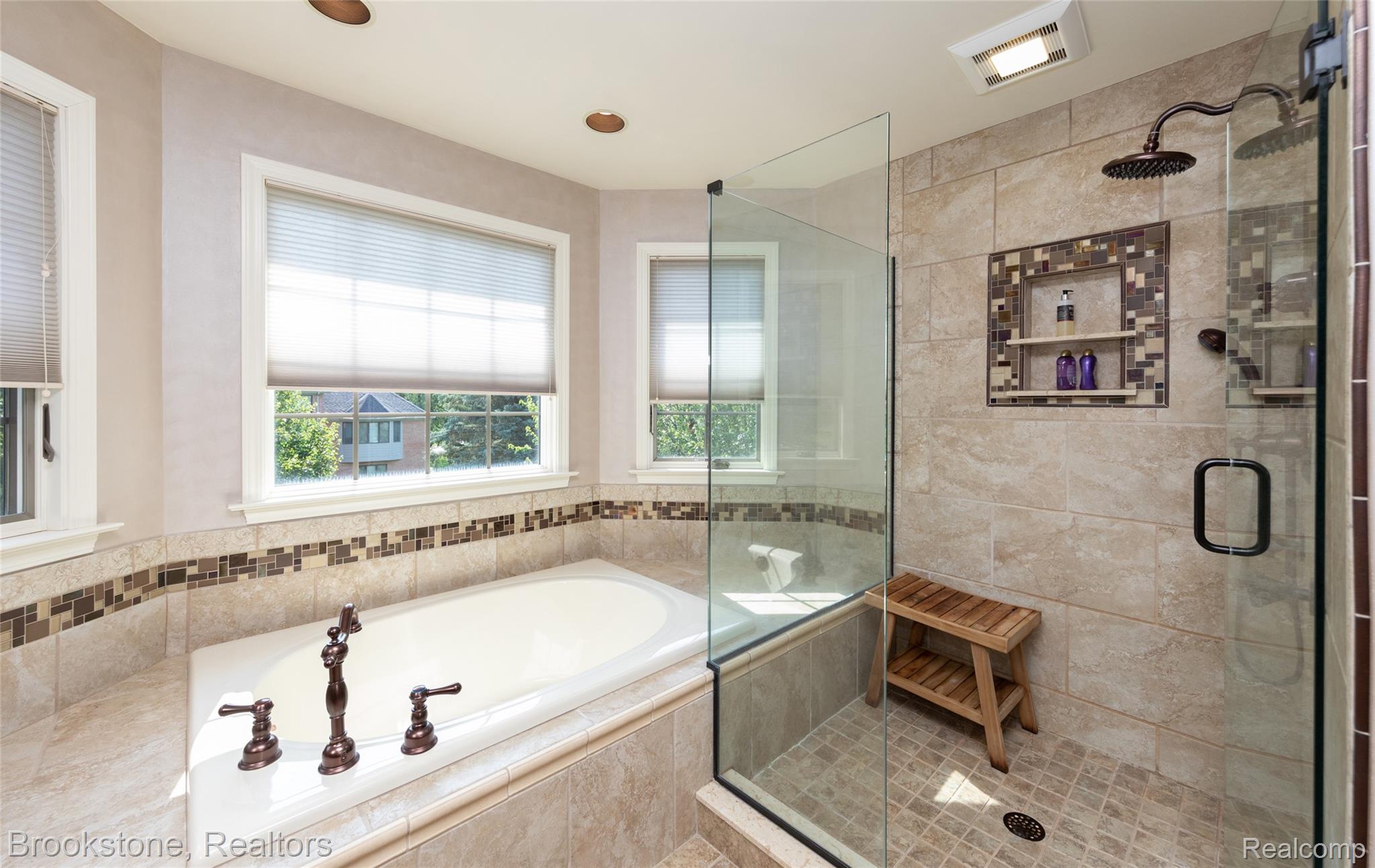 6871 Berry Pointe Drive