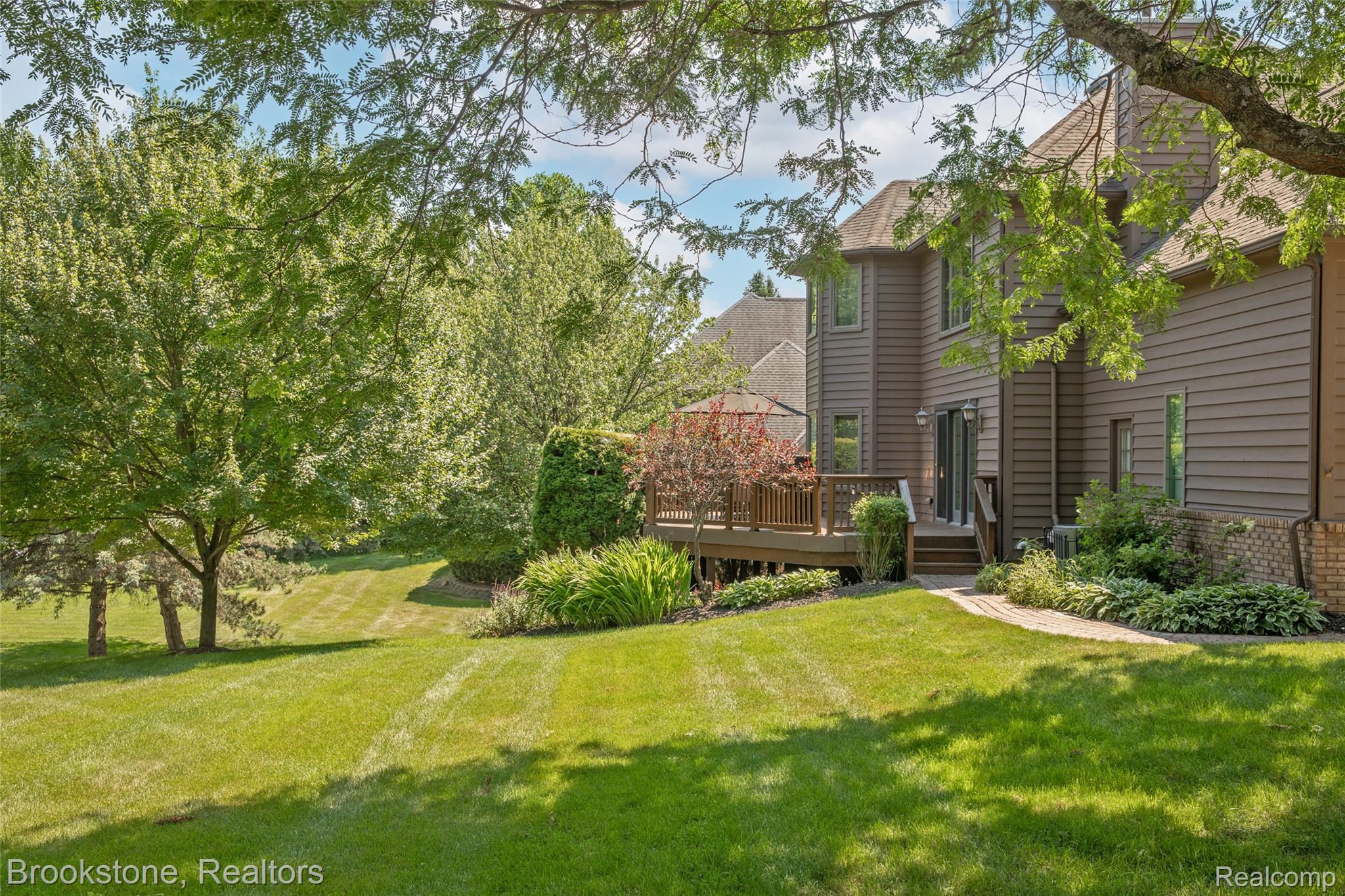 6871 Berry Pointe Drive