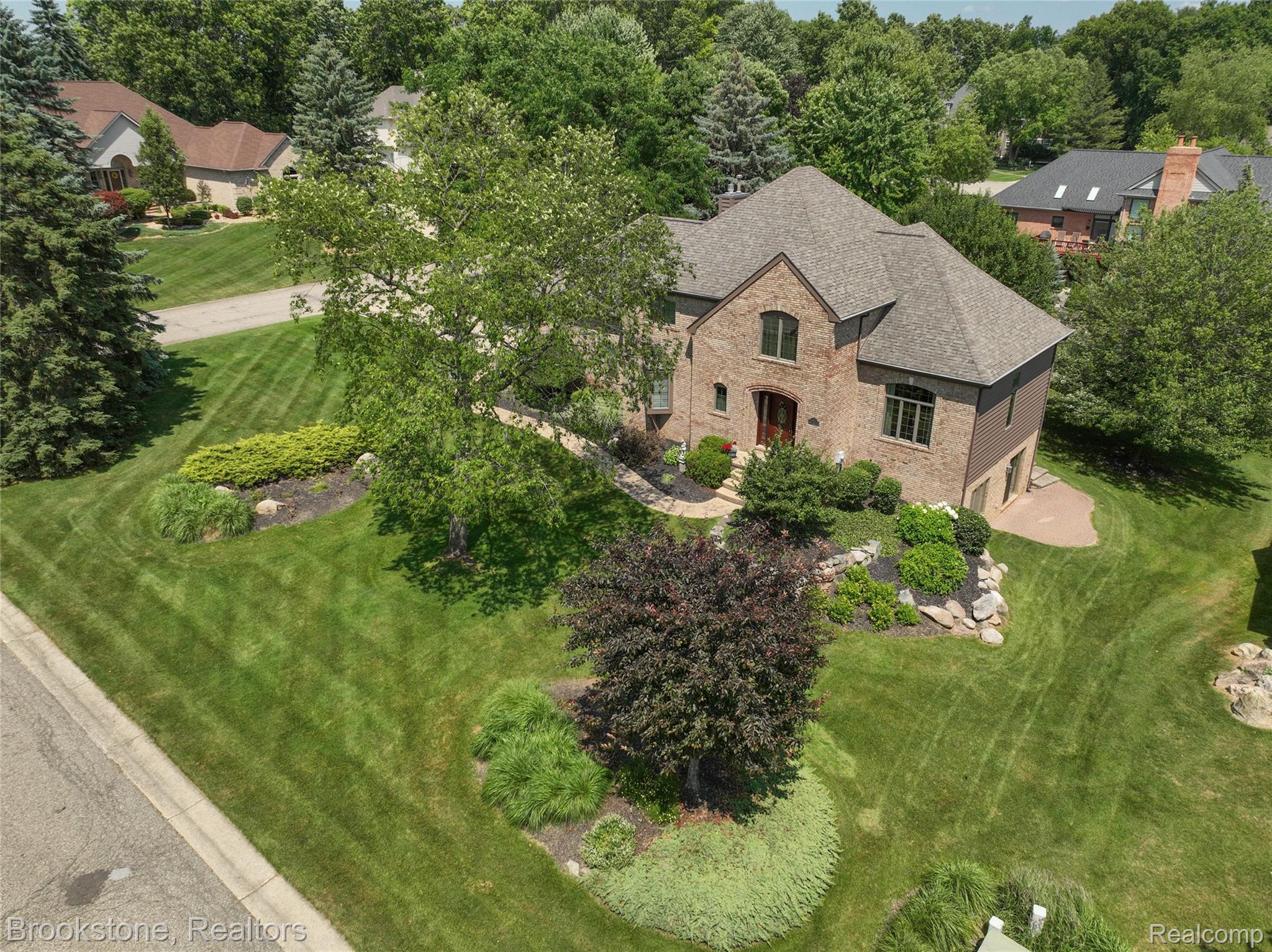 6871 Berry Pointe Drive