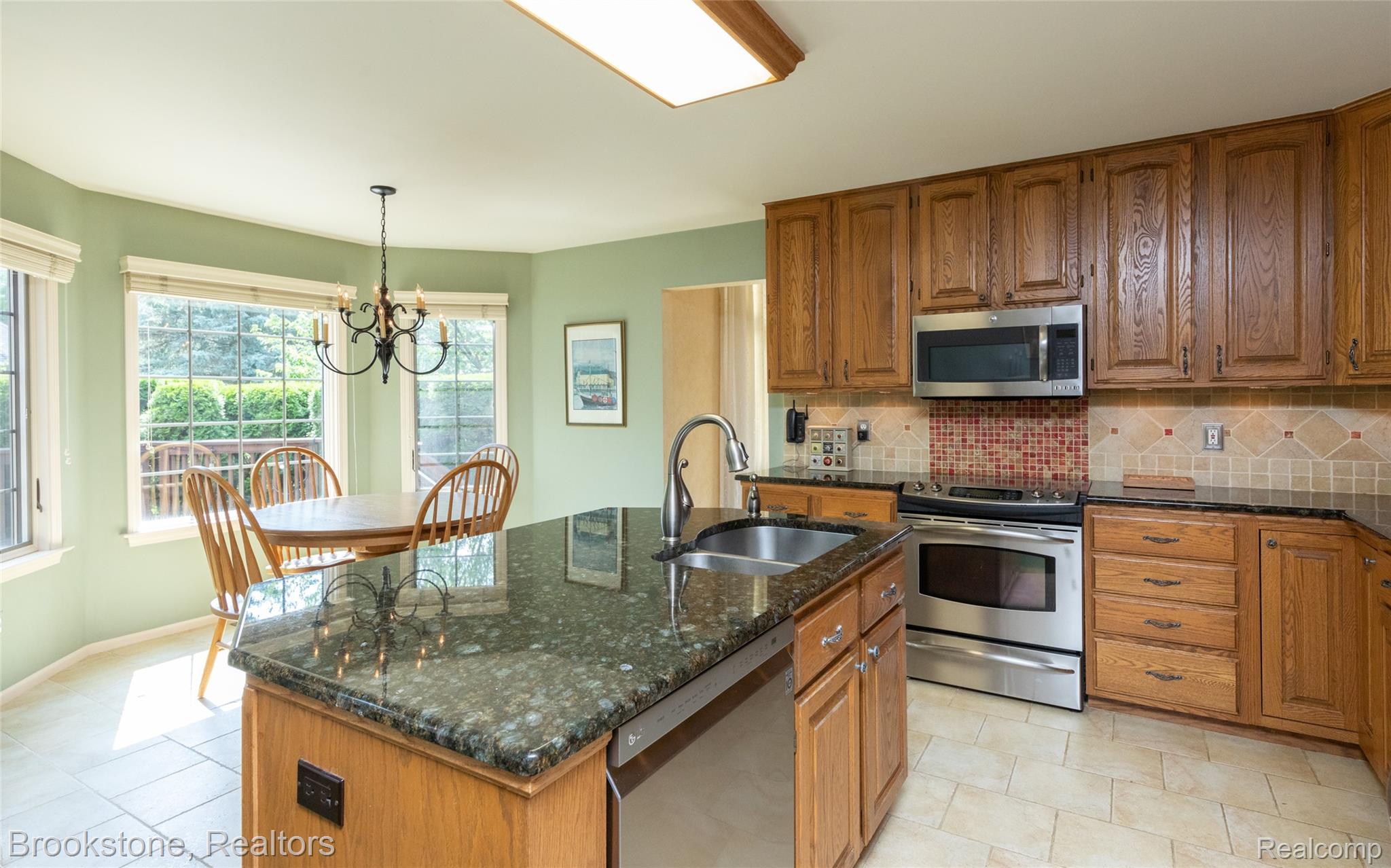 6871 Berry Pointe Drive