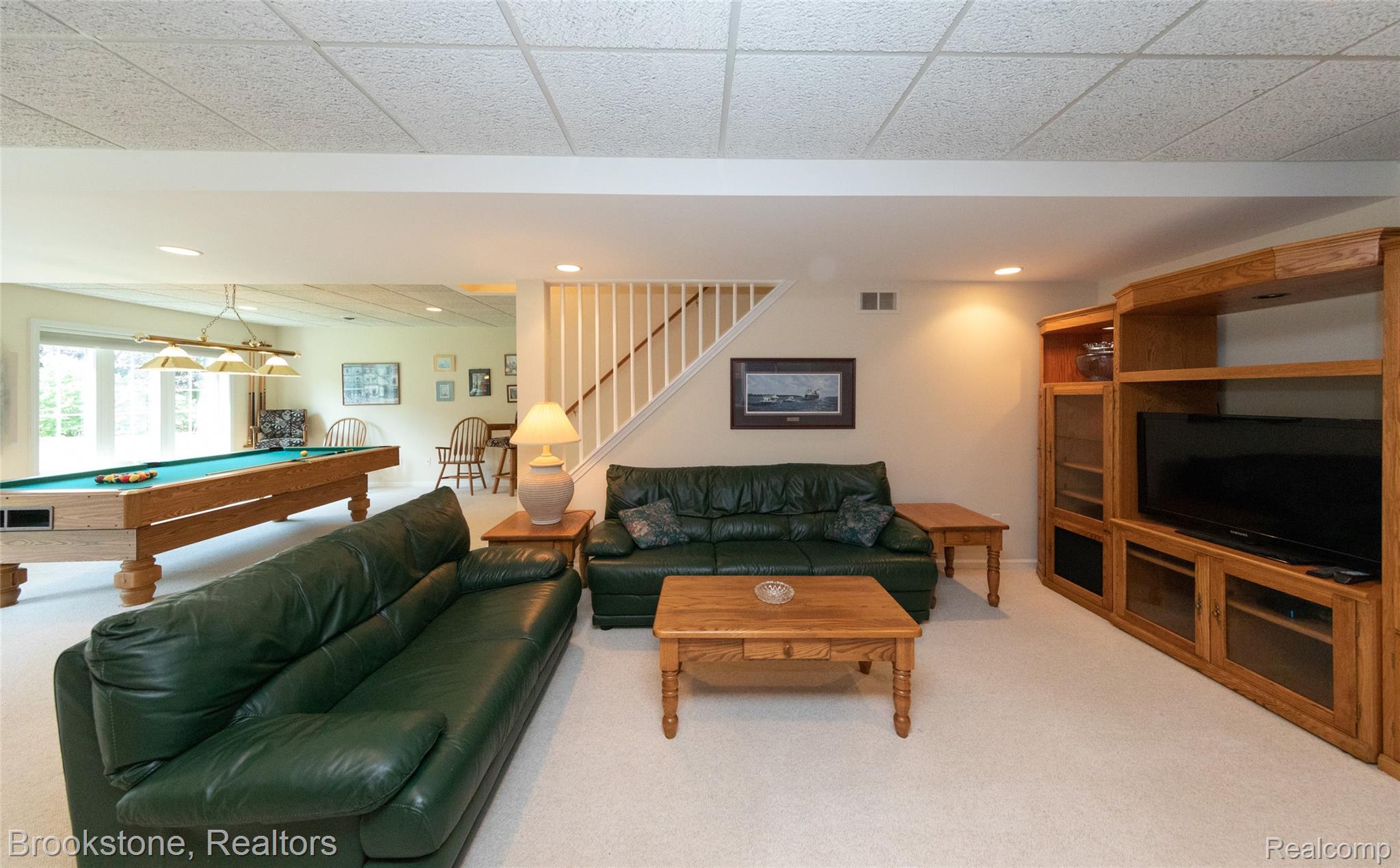 6871 Berry Pointe Drive