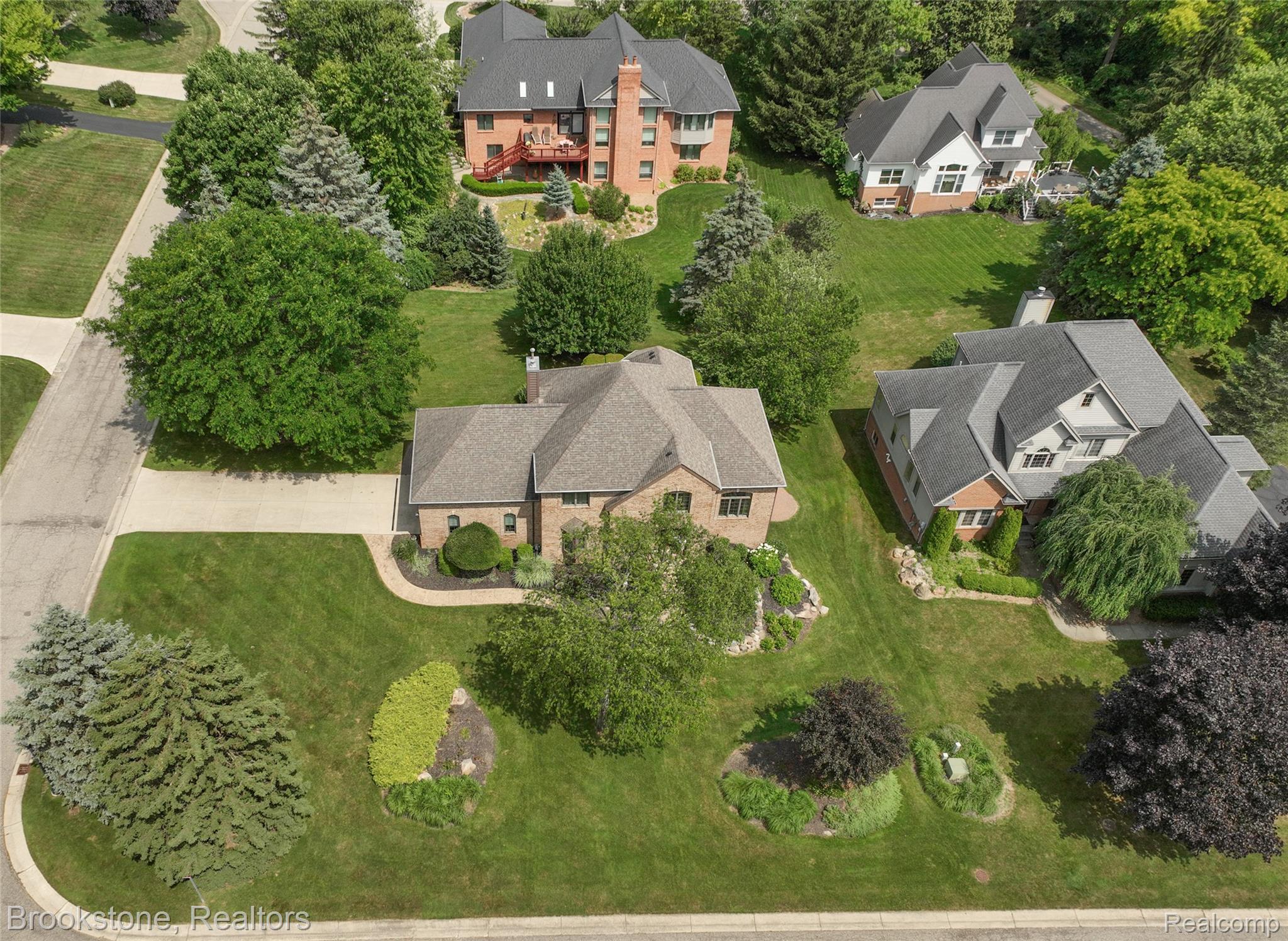 6871 Berry Pointe Drive