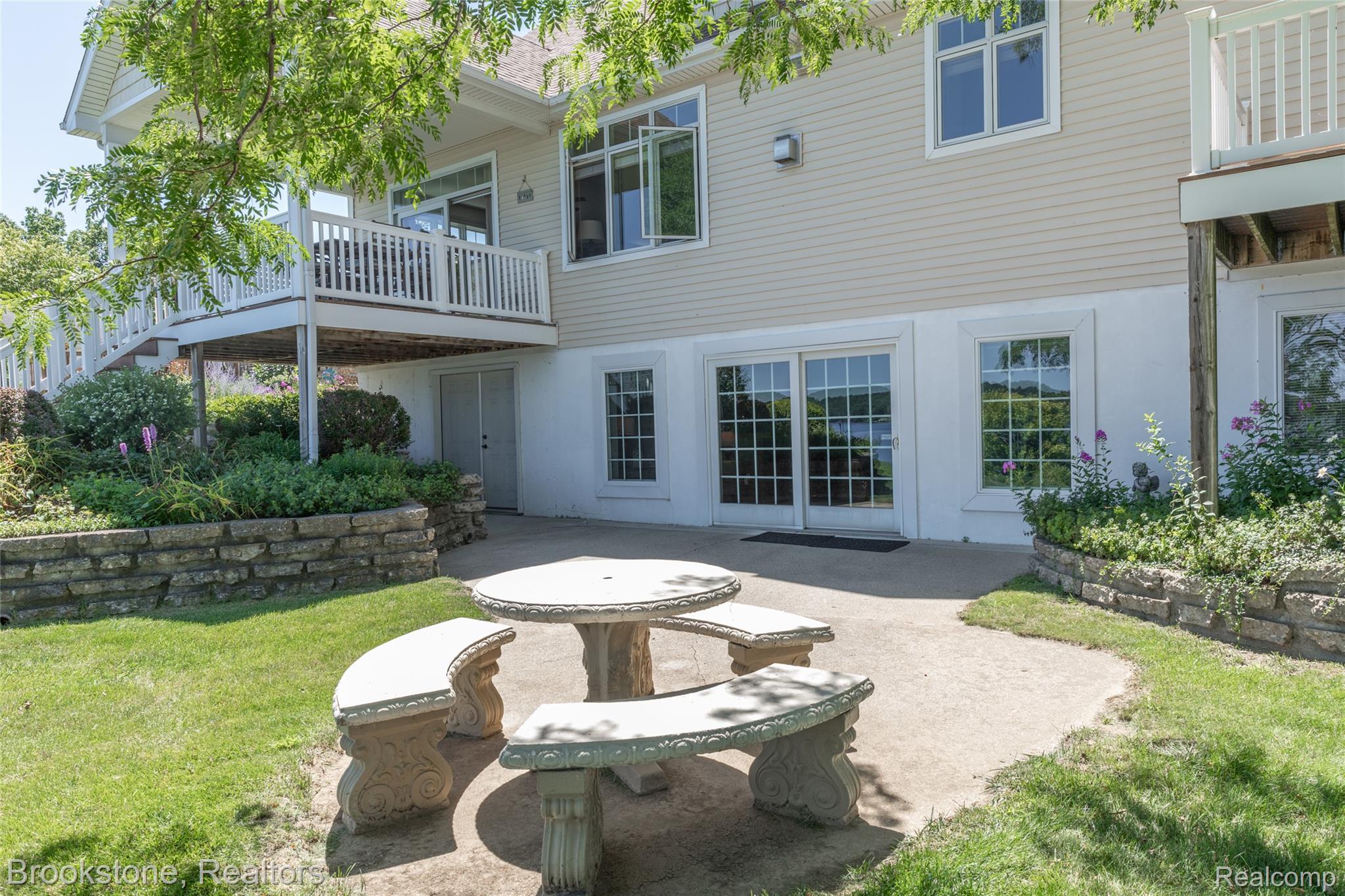 9317 Ridge Road