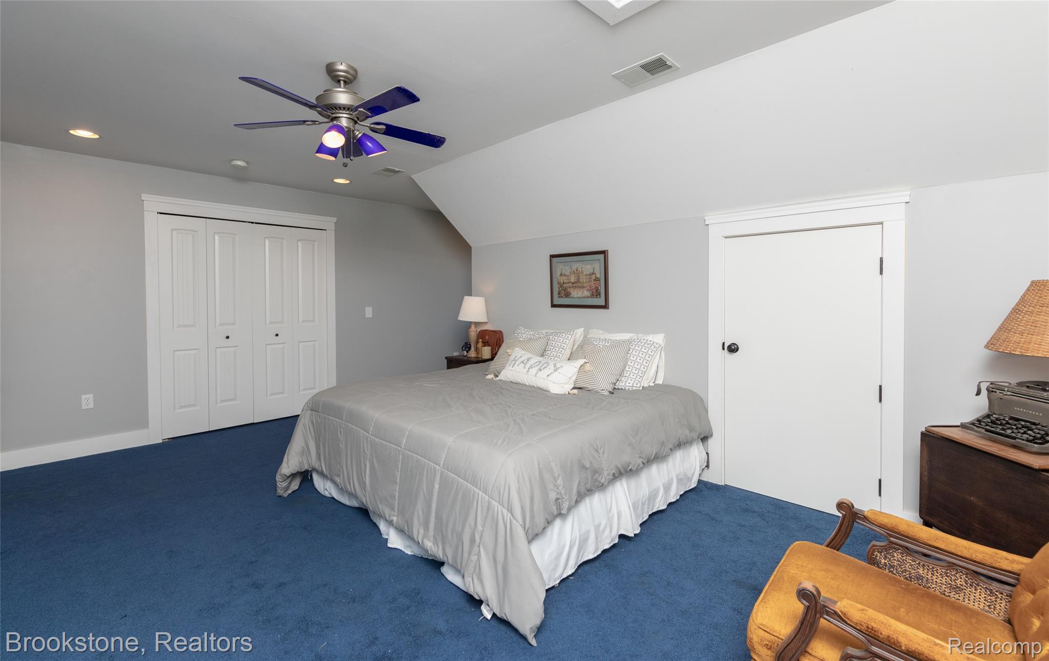 9317 Ridge Road