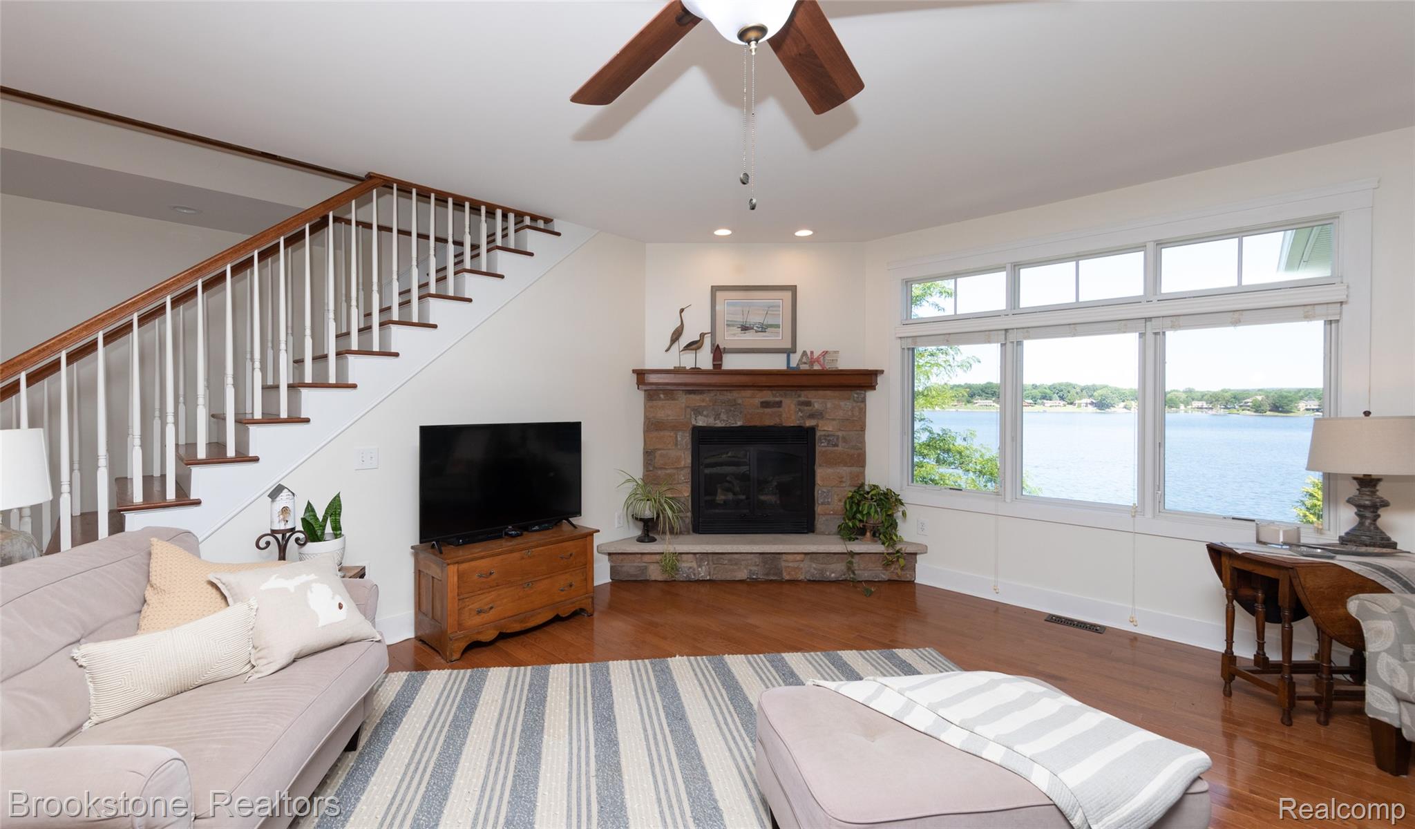 9317 Ridge Road