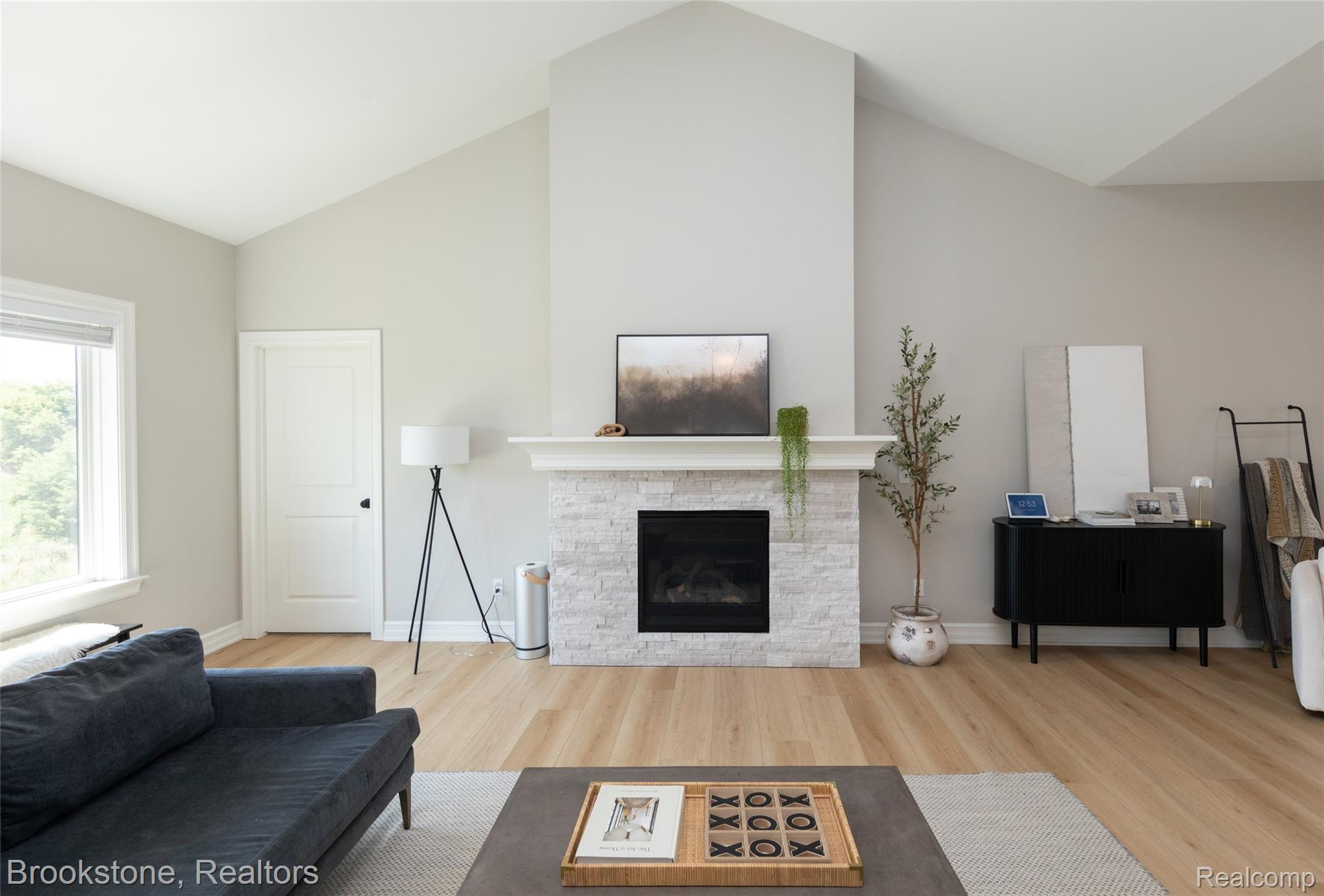 973 Highland View Lane