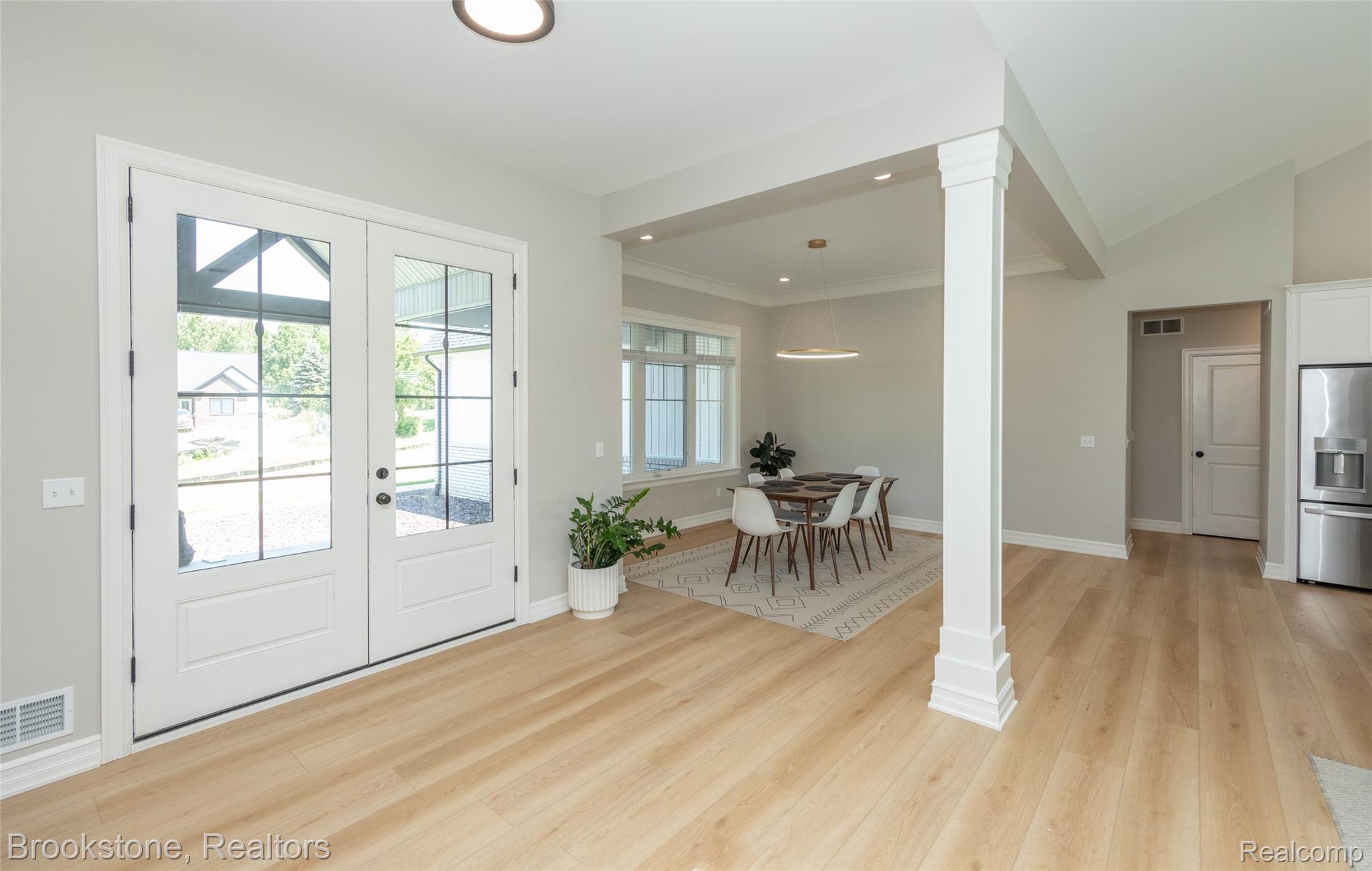 973 Highland View Lane