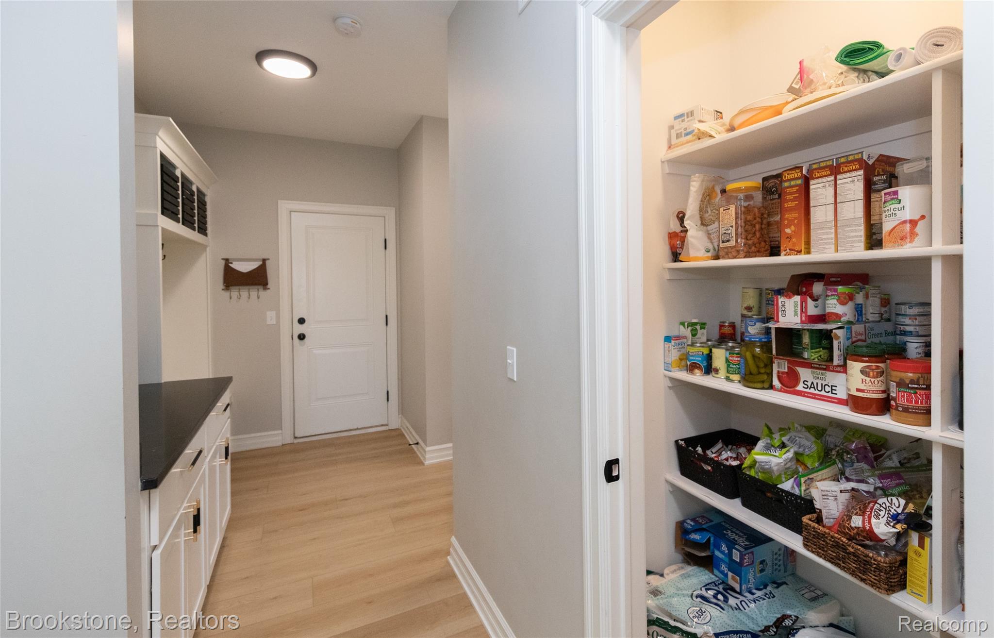 973 Highland View Lane