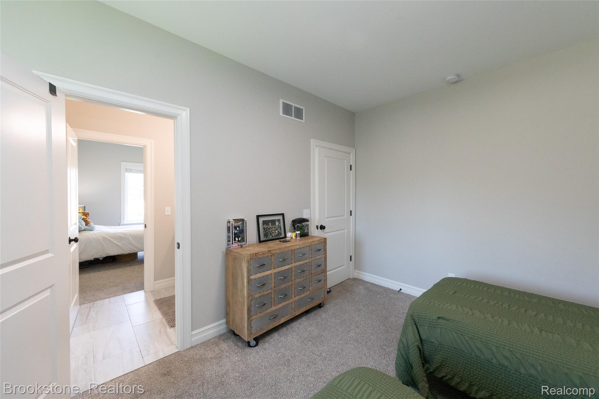 973 Highland View Lane