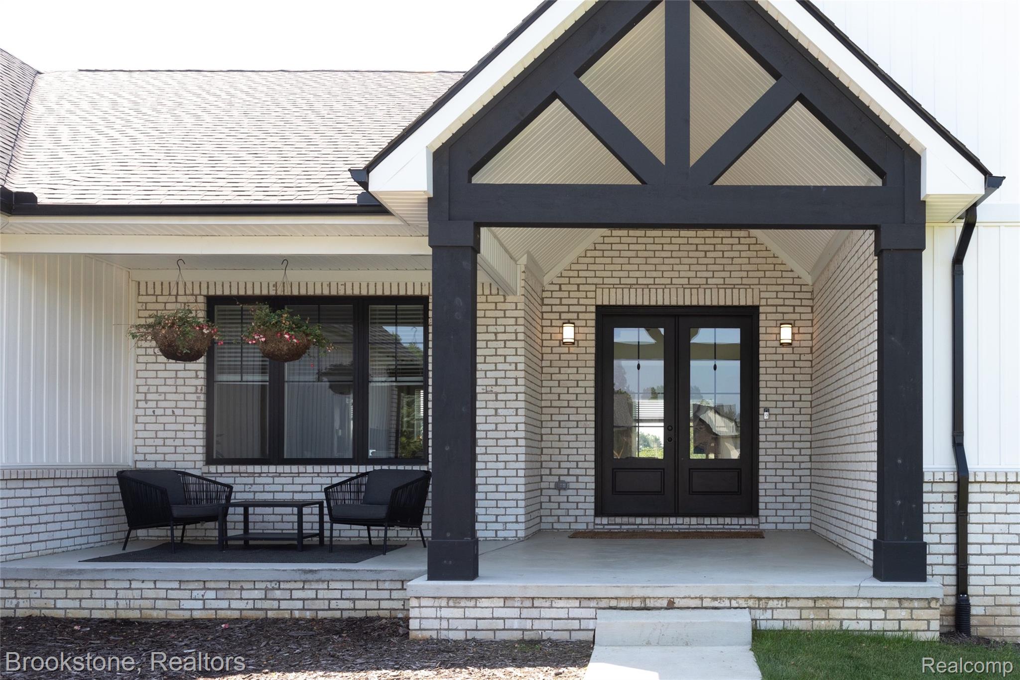 973 Highland View Lane