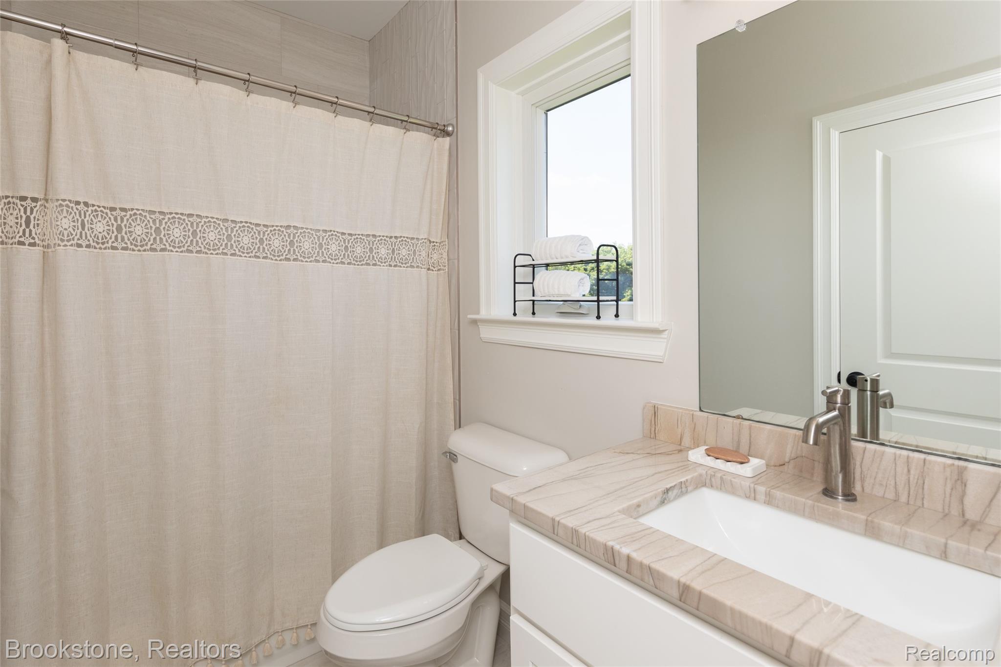 973 Highland View Lane