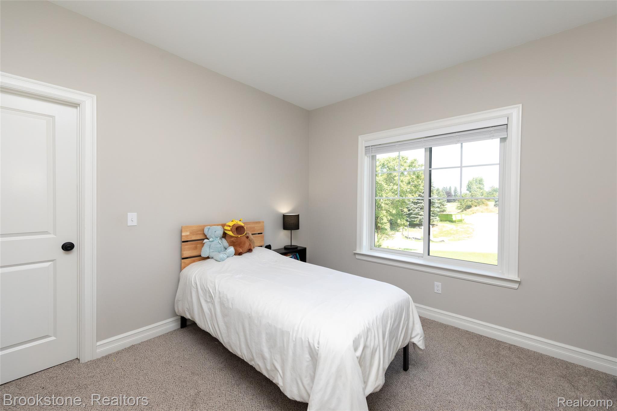 973 Highland View Lane