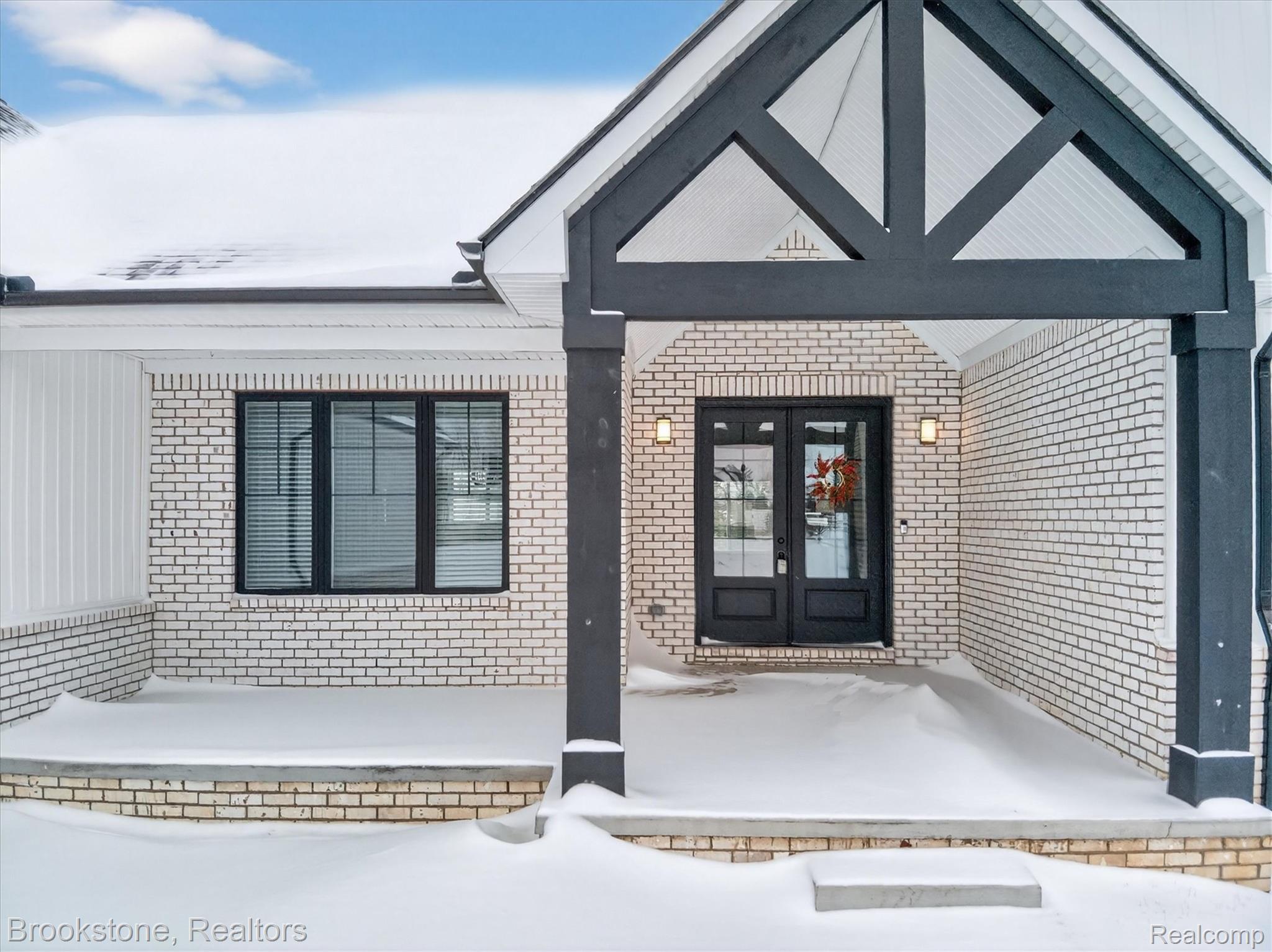 973 Highland View Lane