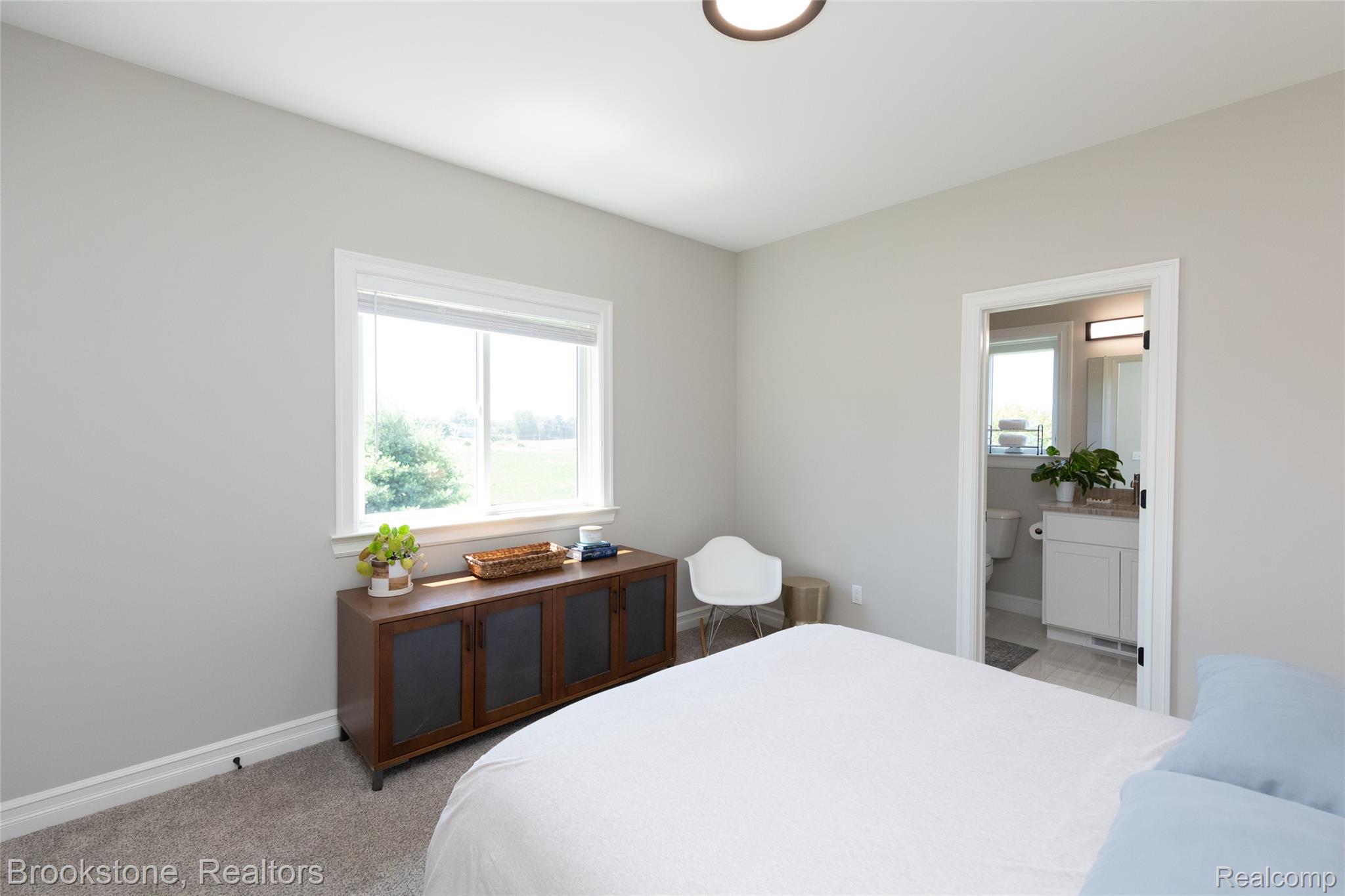 973 Highland View Lane