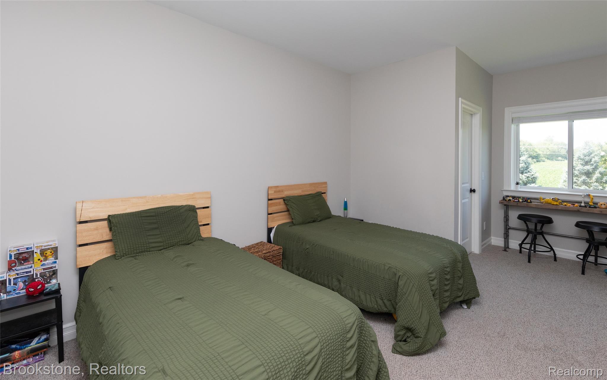 973 Highland View Lane