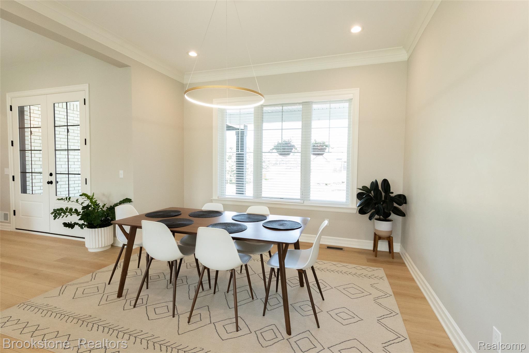 973 Highland View Lane