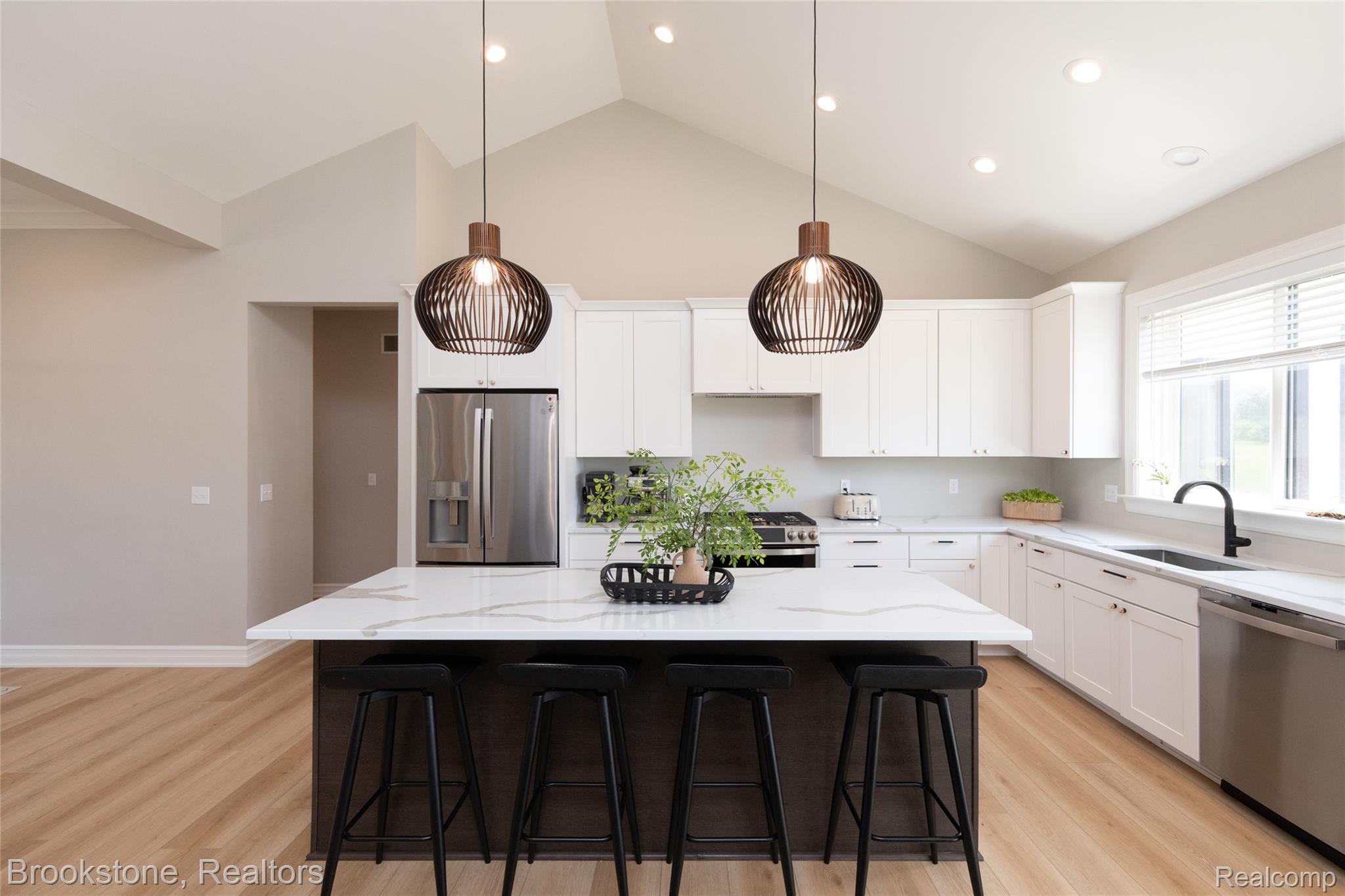 973 Highland View Lane