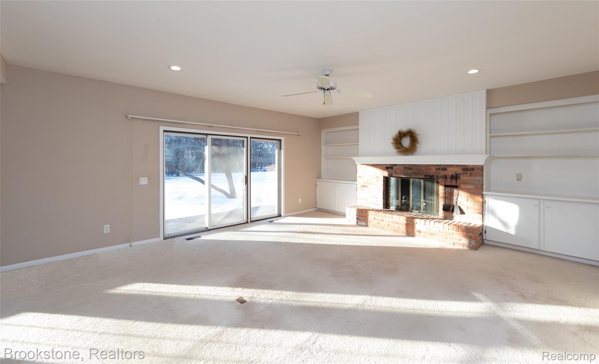 2734 LENOX