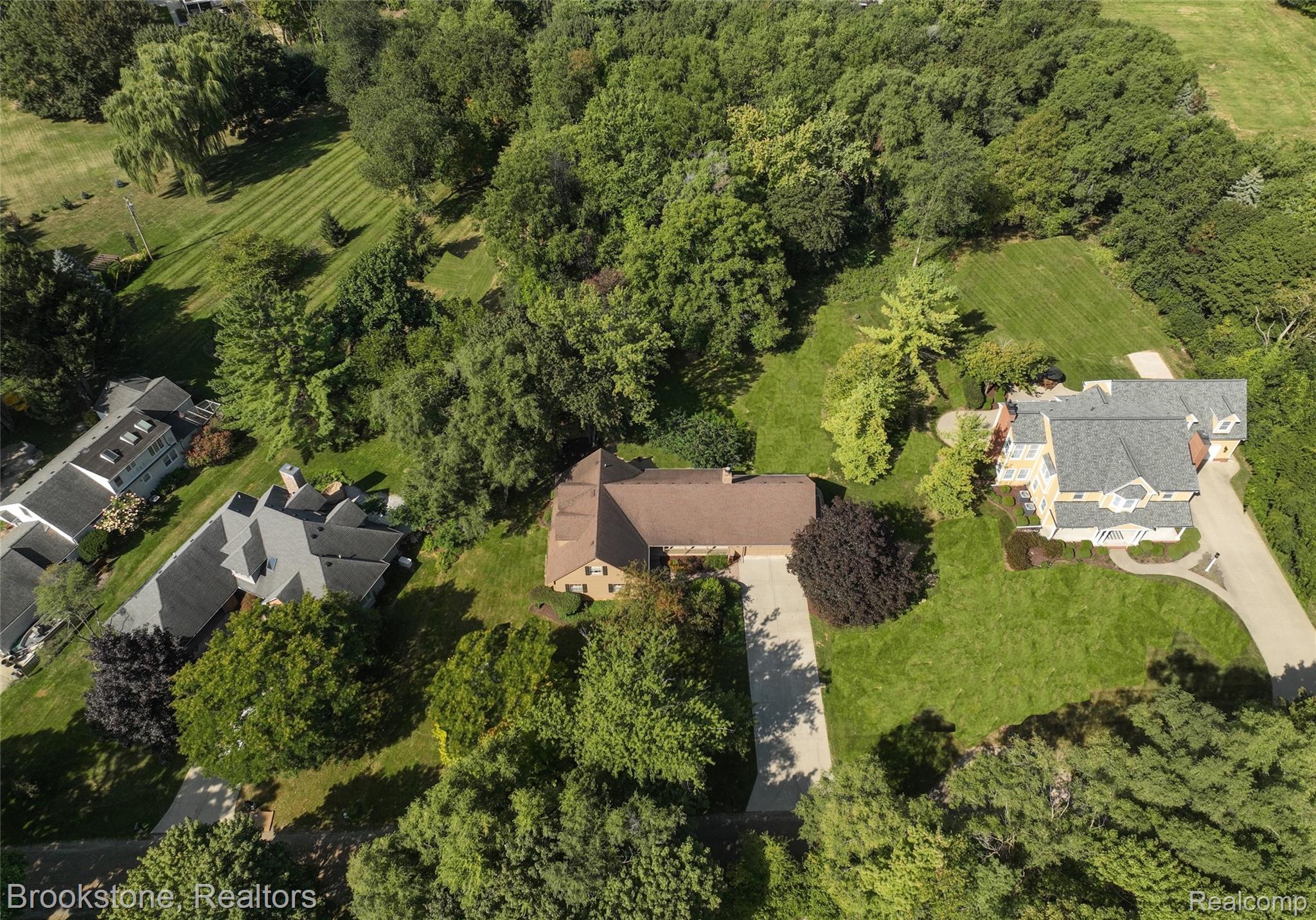 2734 LENOX