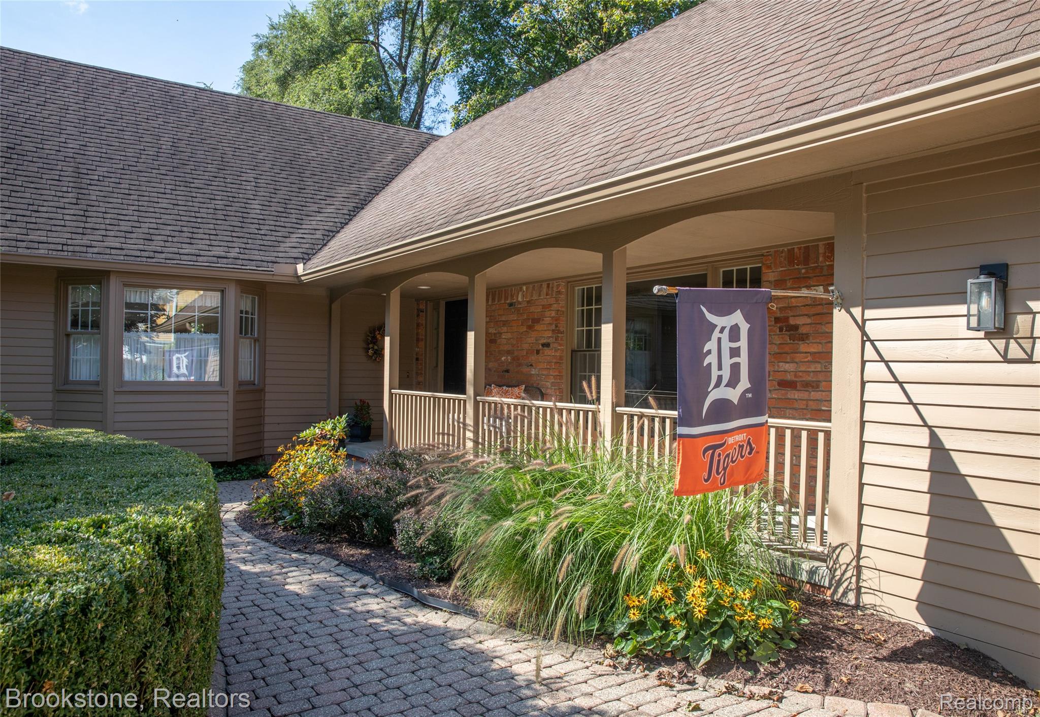 2734 LENOX