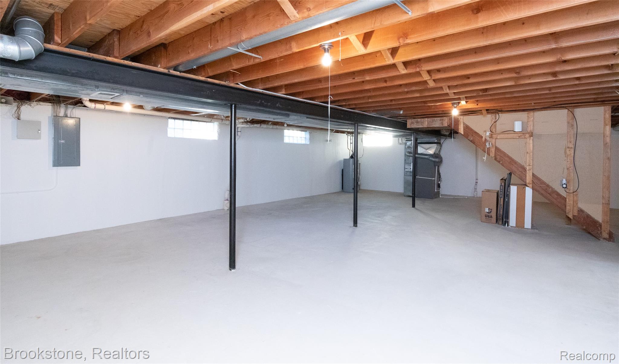 2734 LENOX