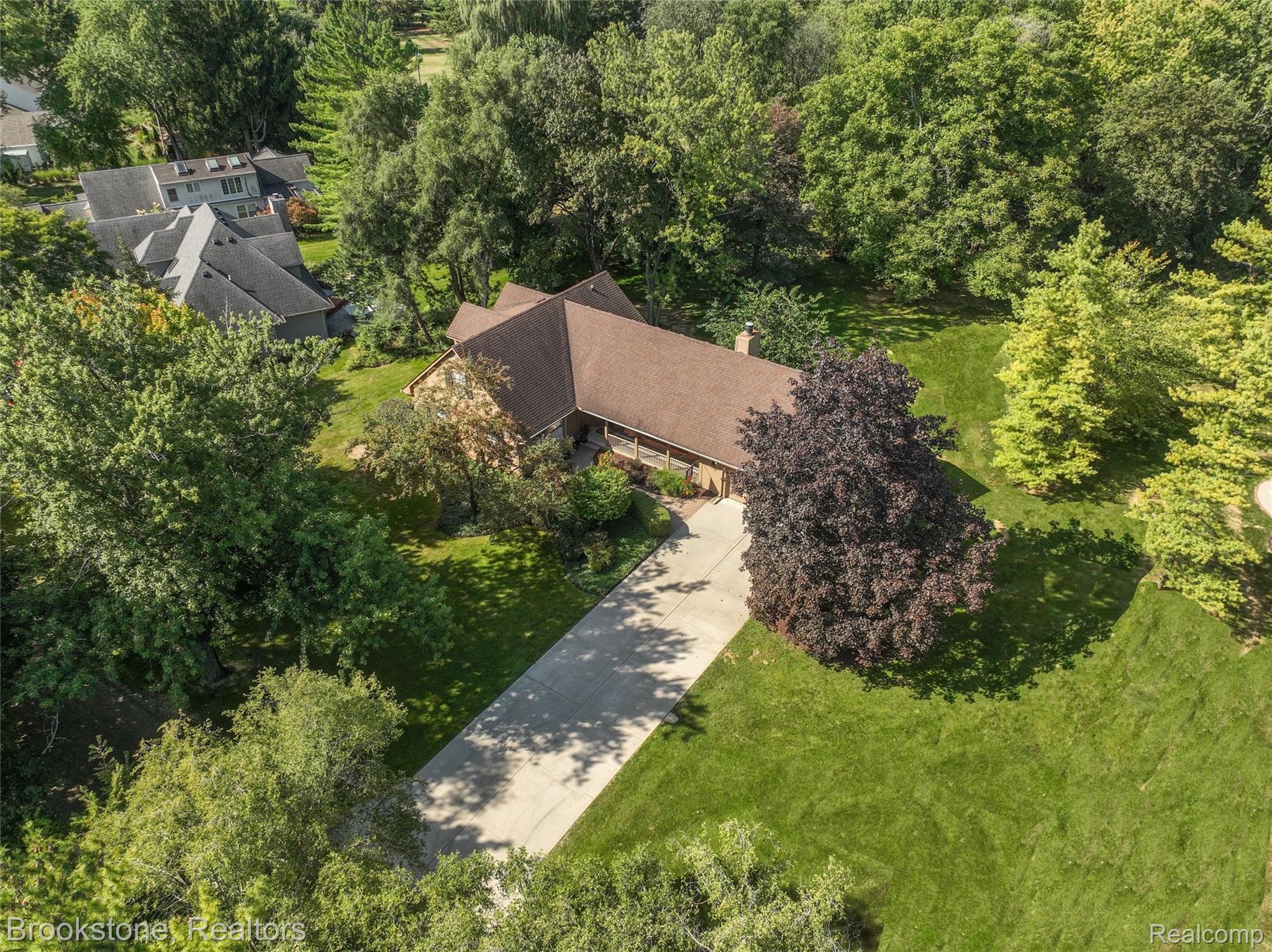 2734 LENOX