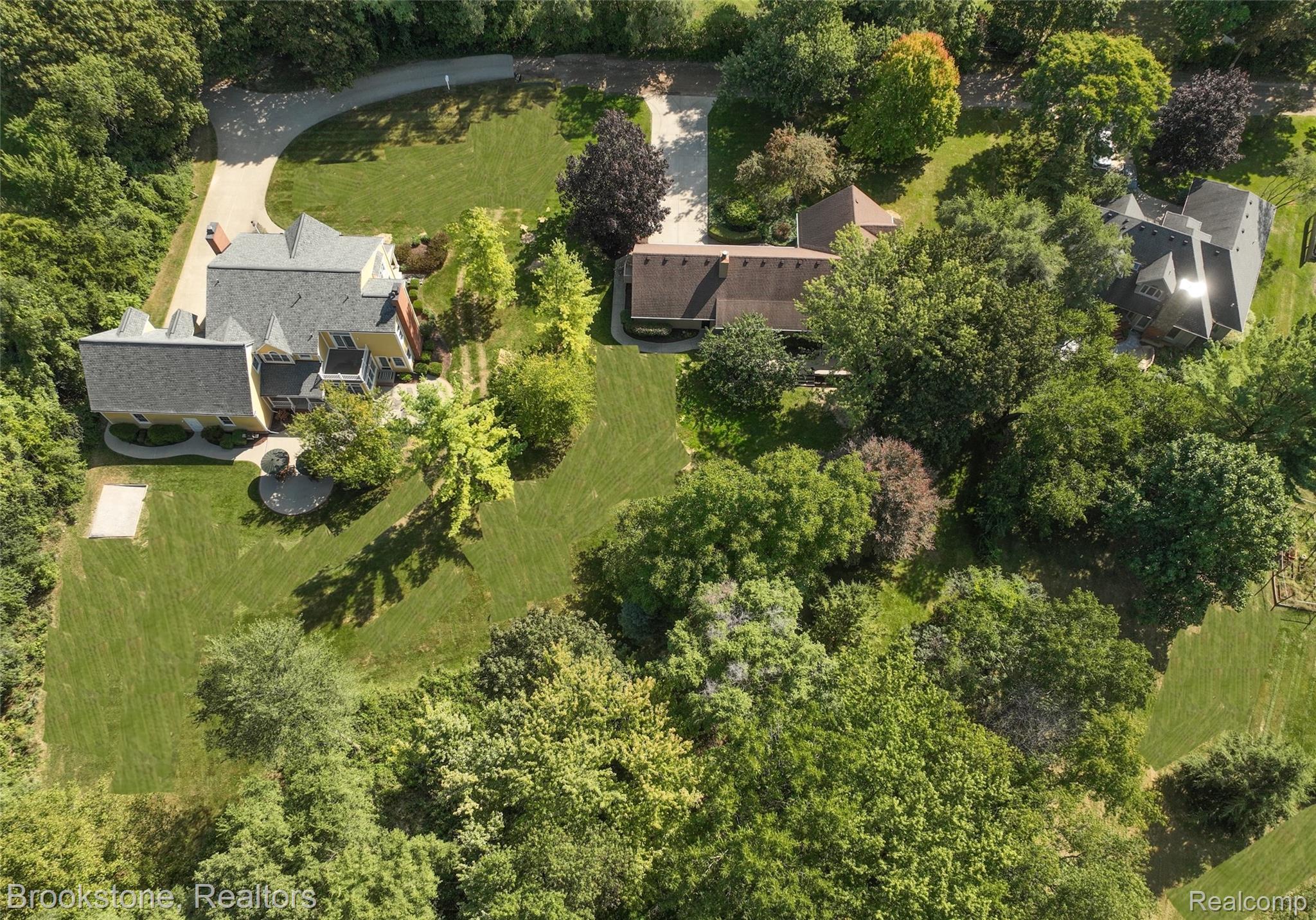 2734 LENOX