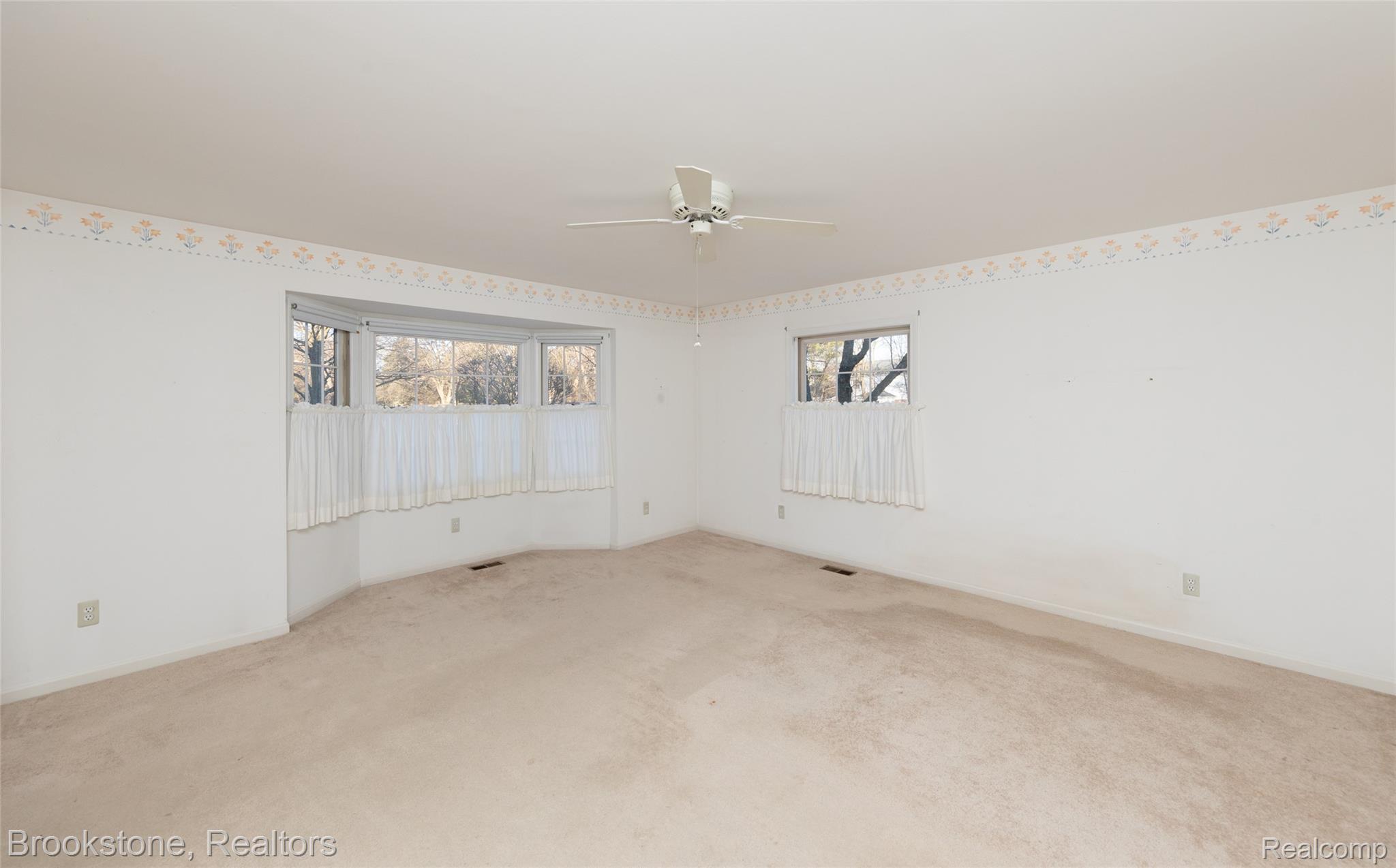 2734 LENOX
