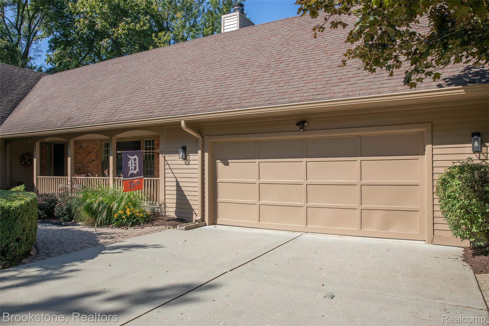 2734 LENOX