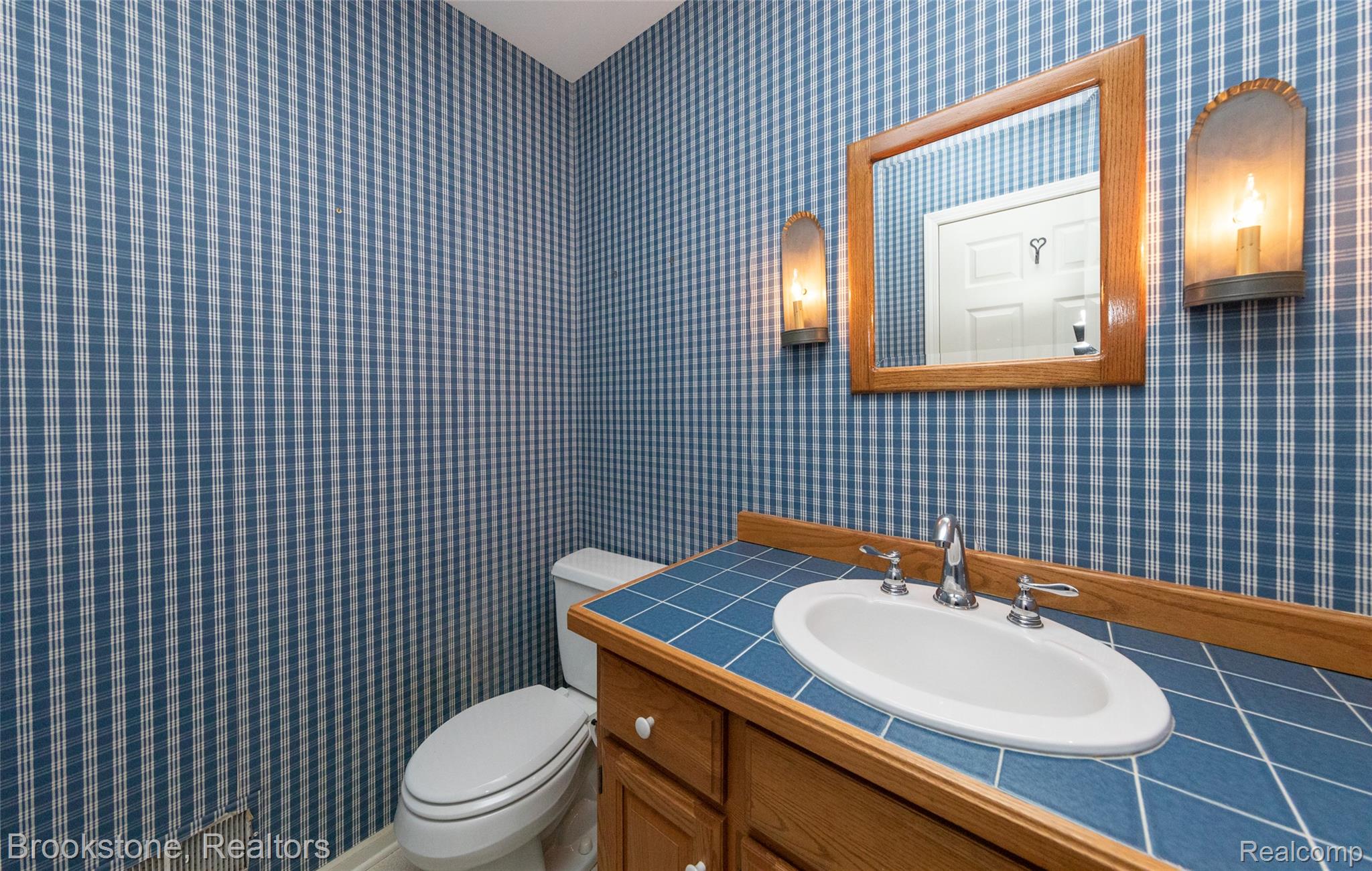 2734 LENOX