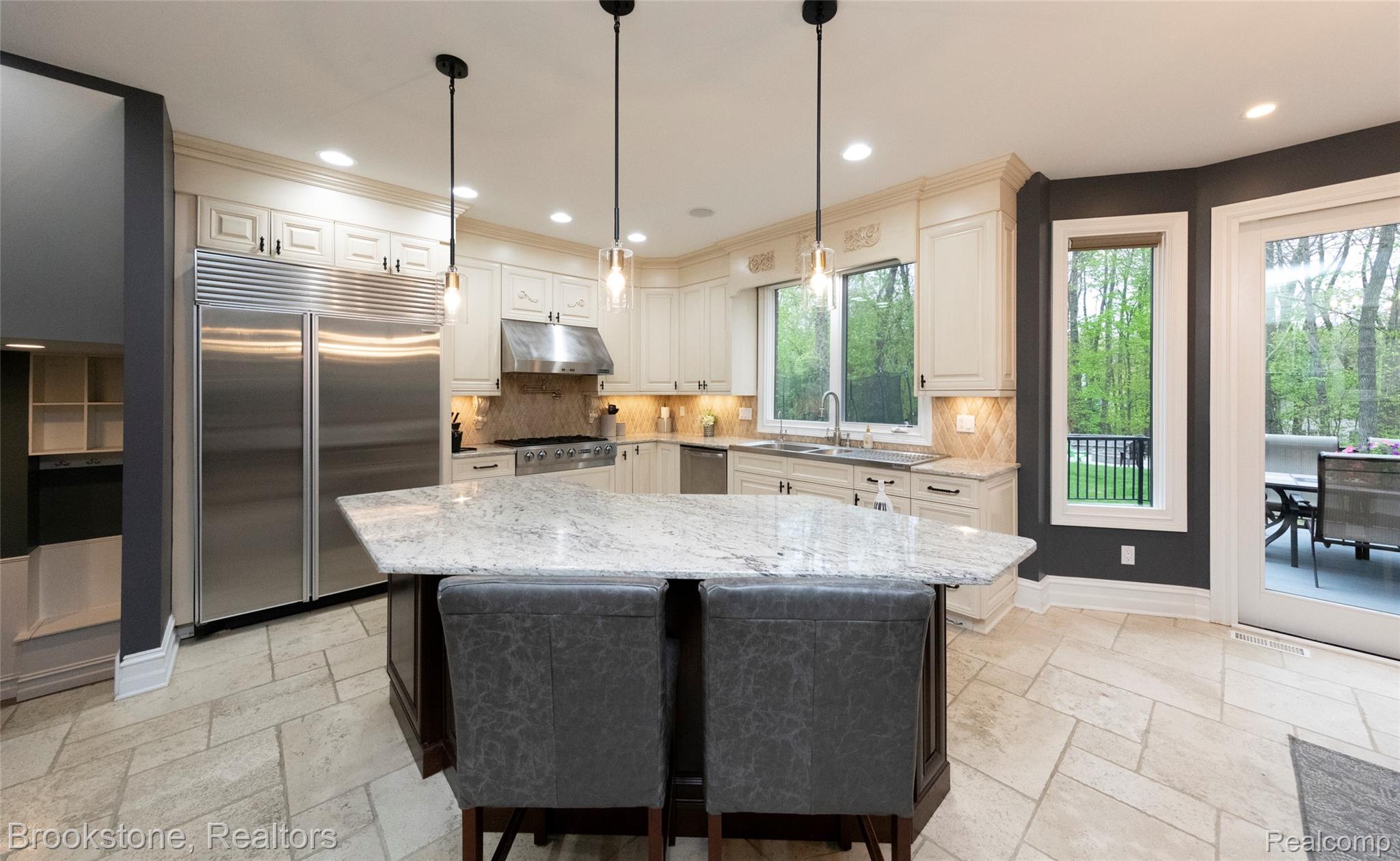 2157 CANTERWOOD