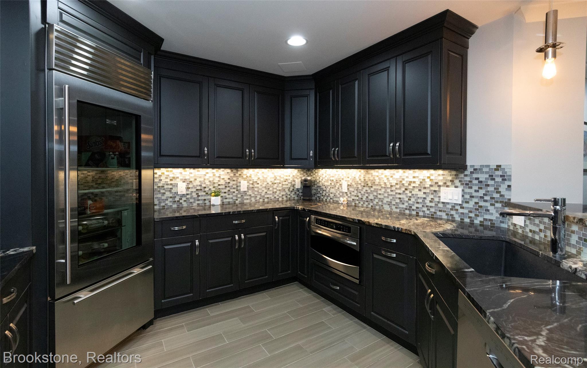 2157 CANTERWOOD