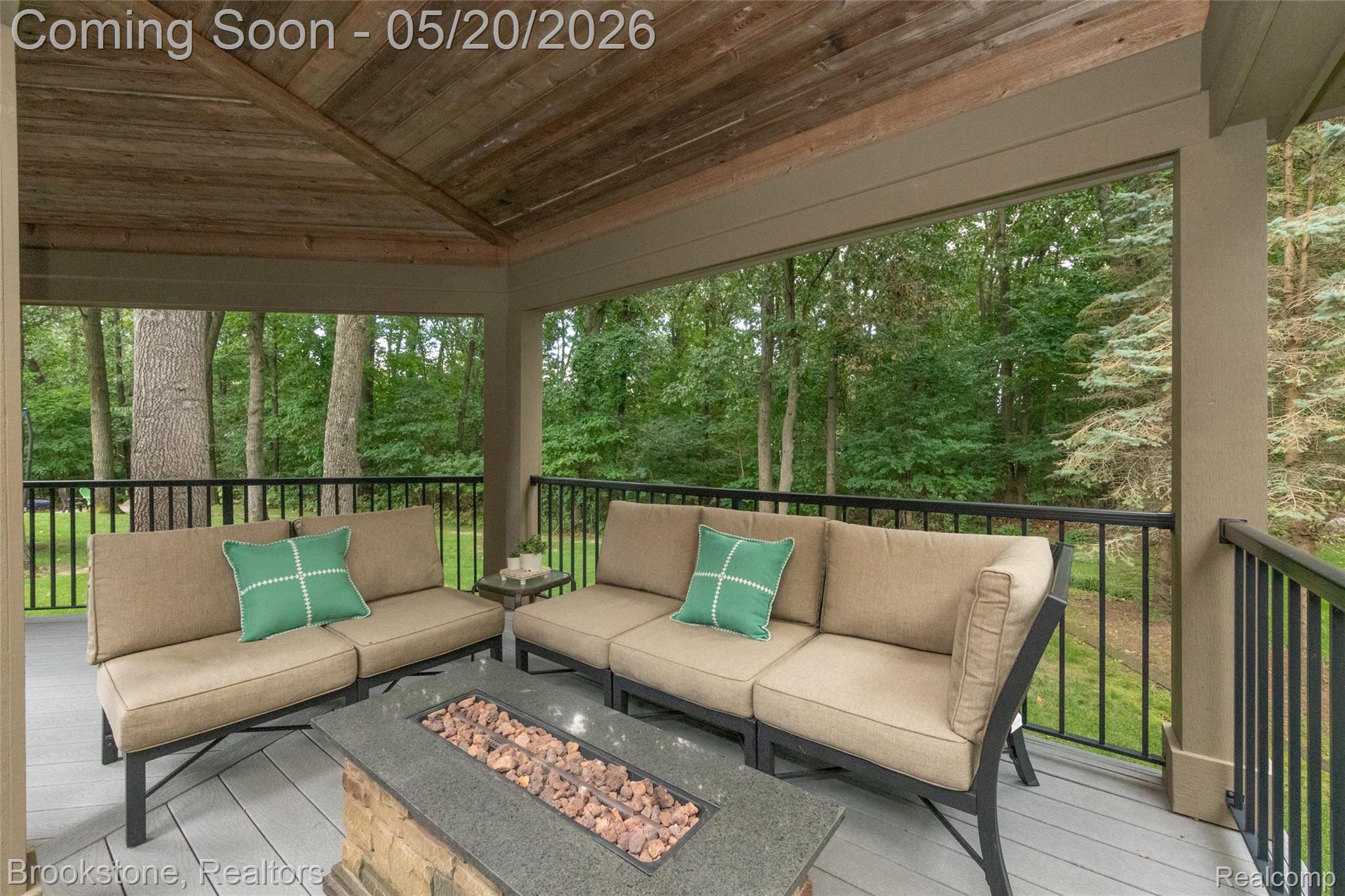2157 CANTERWOOD