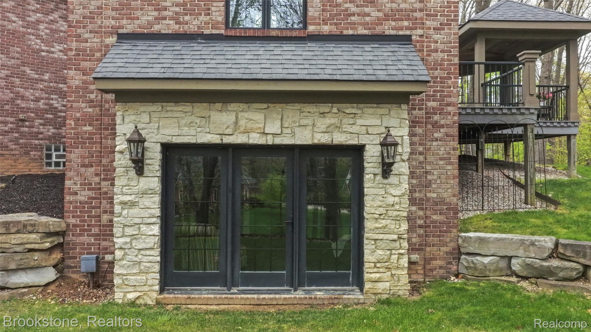 2157 CANTERWOOD