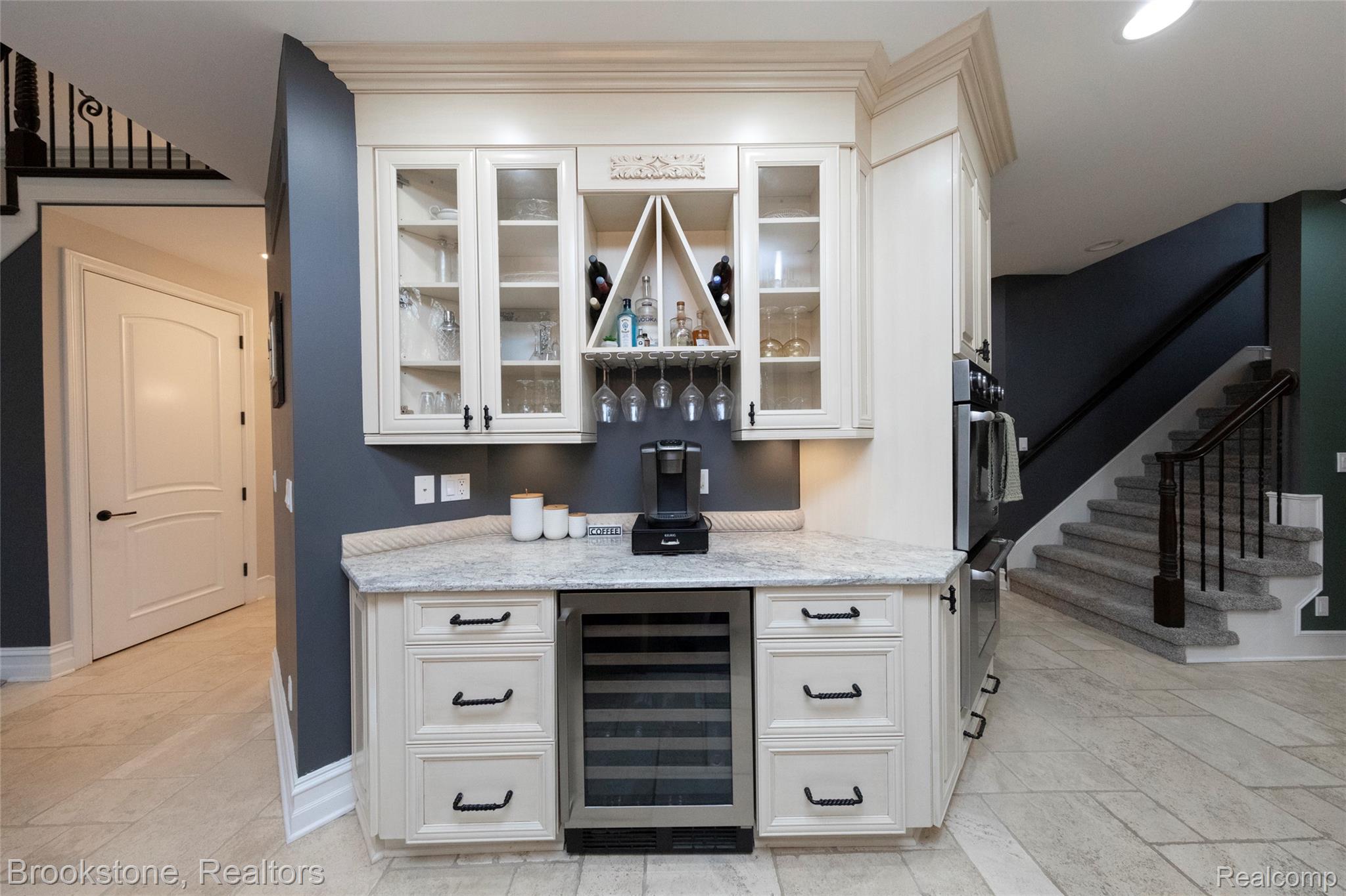 2157 CANTERWOOD