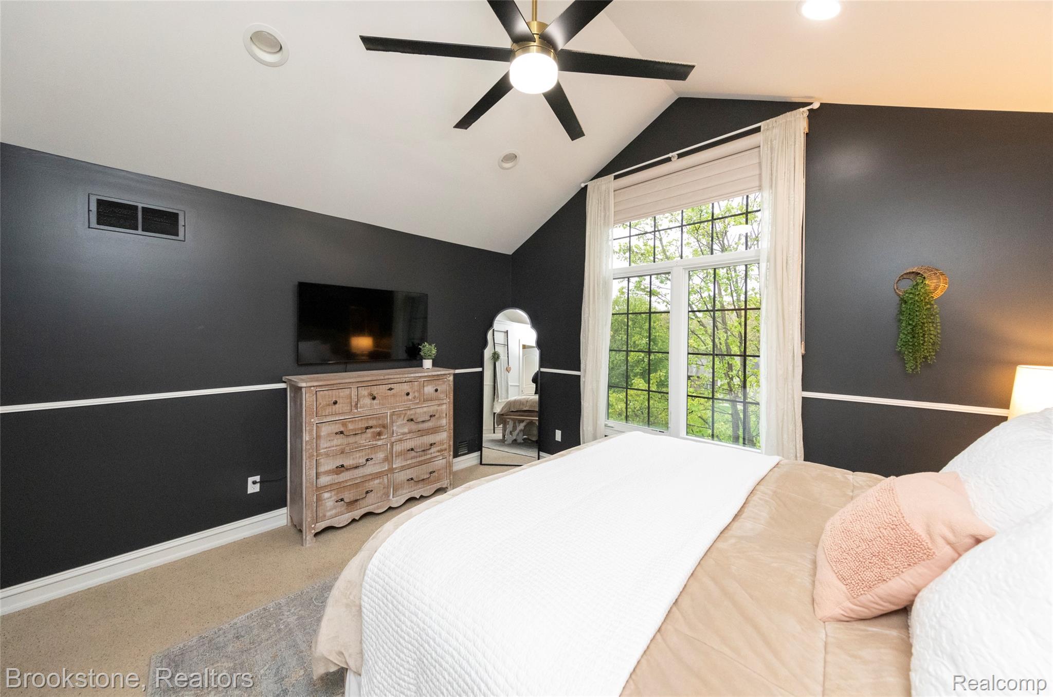 2157 CANTERWOOD