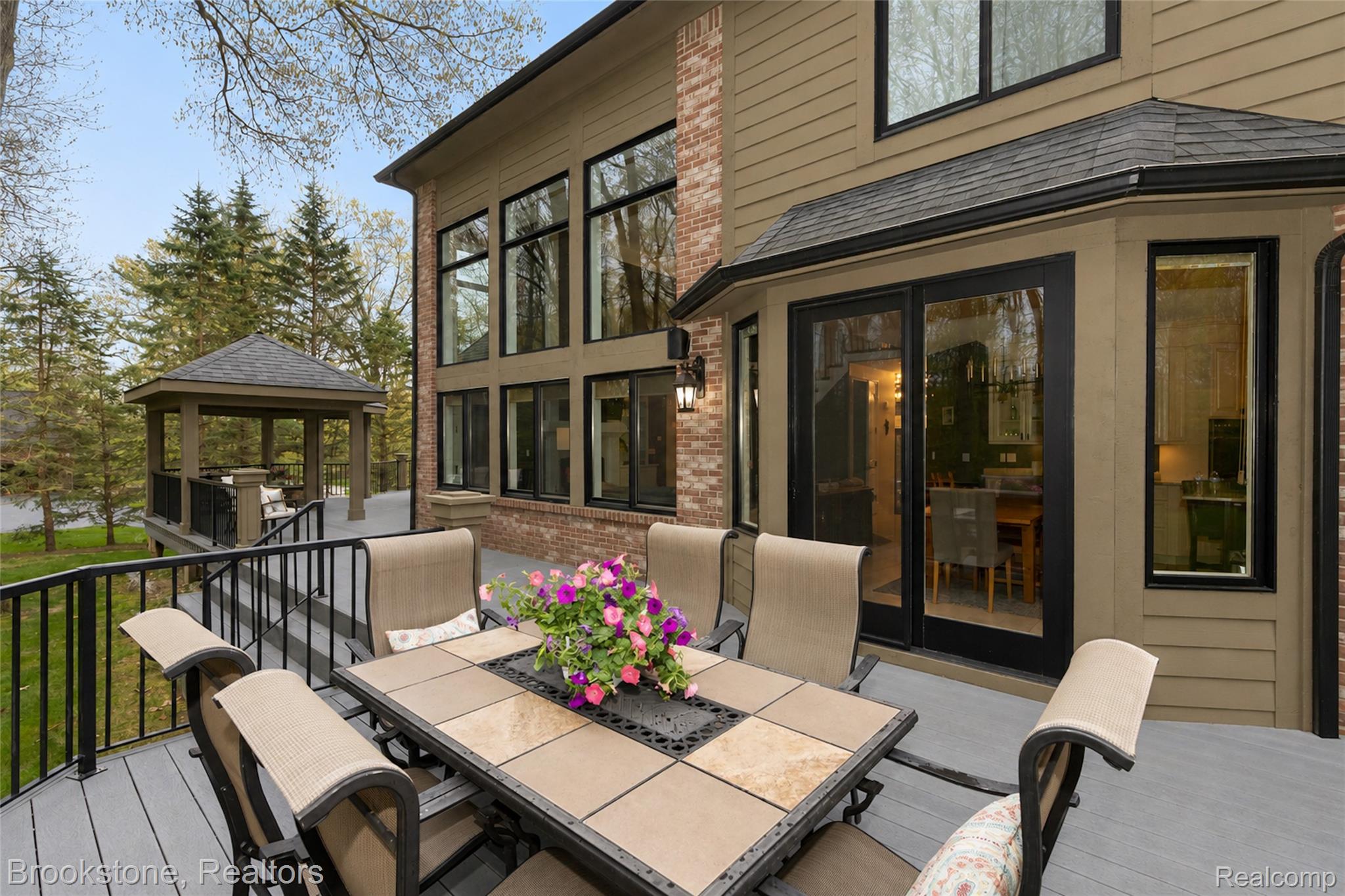 2157 CANTERWOOD