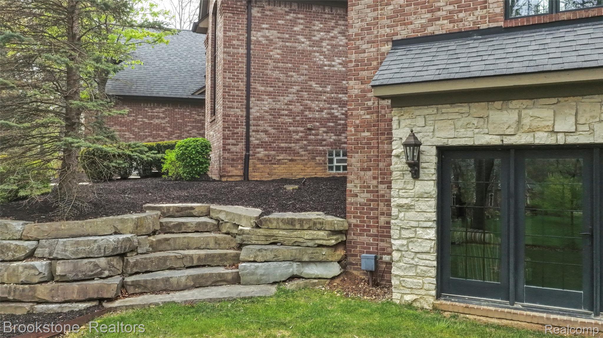 2157 CANTERWOOD