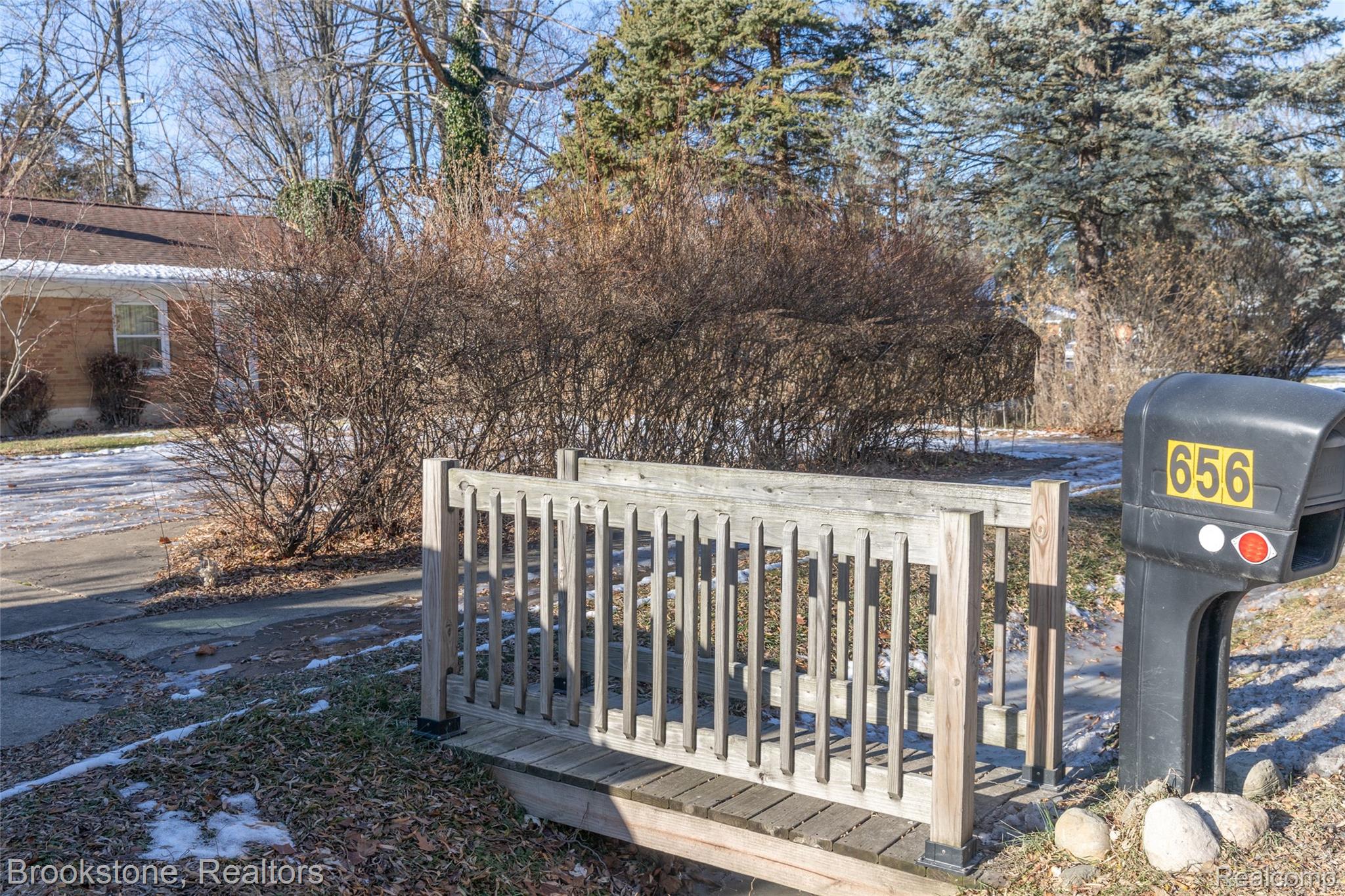 656 S S CASS LAKE Road