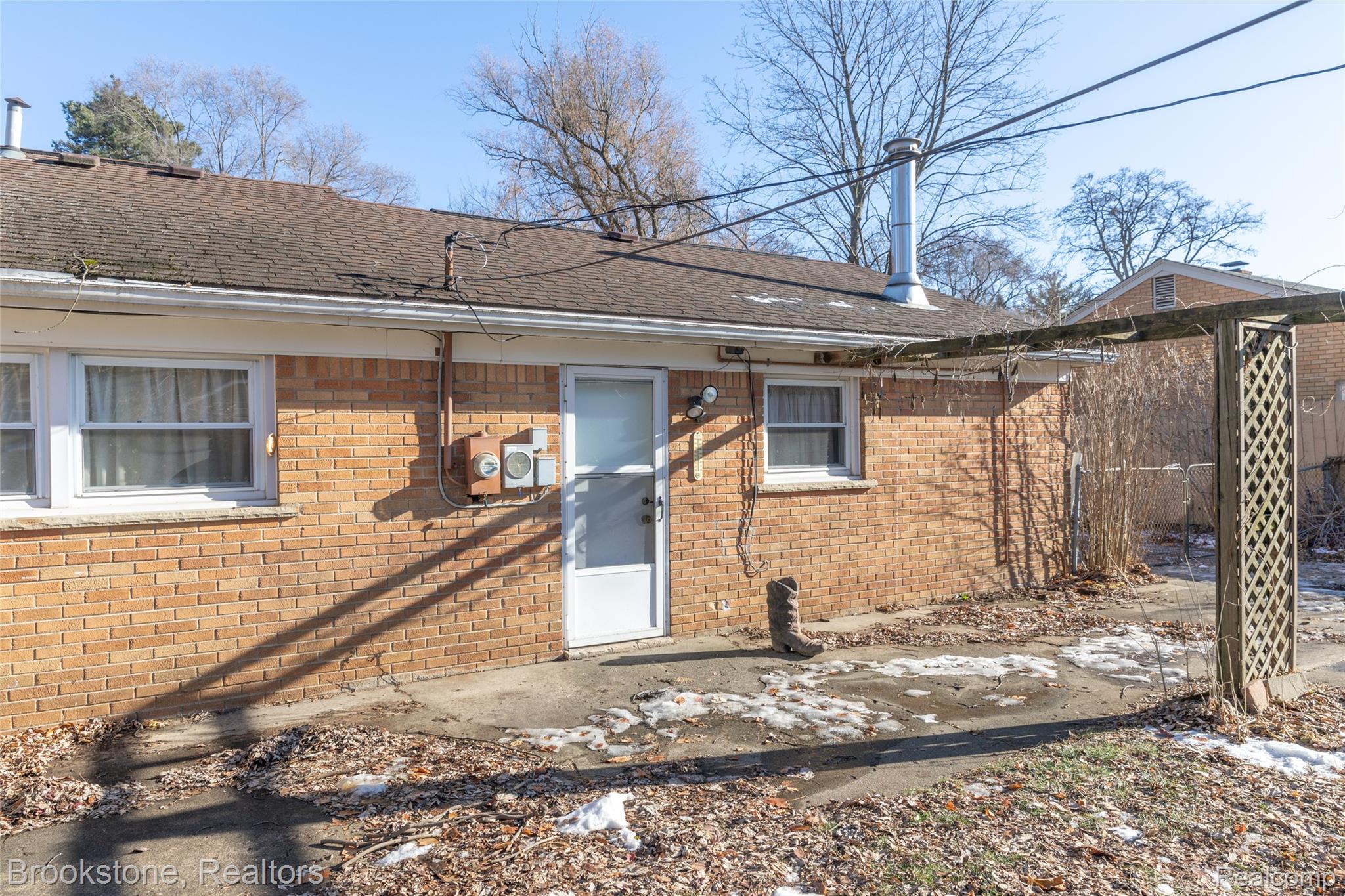 656 S S CASS LAKE Road