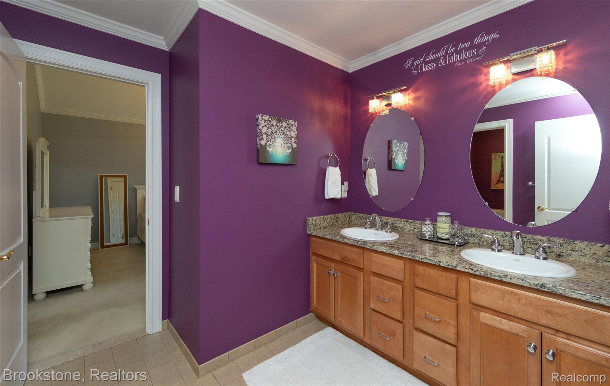 9811 KINGSTON POINTE