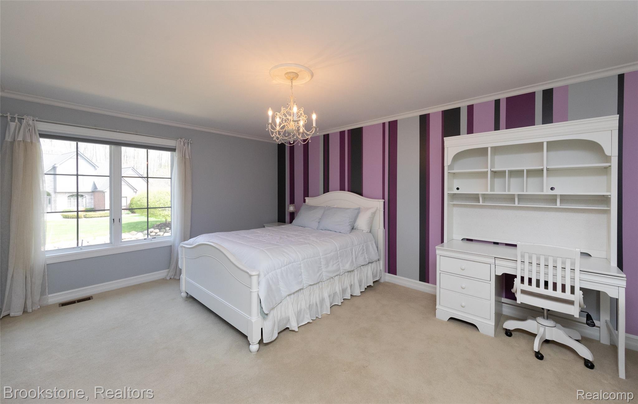 9811 KINGSTON POINTE