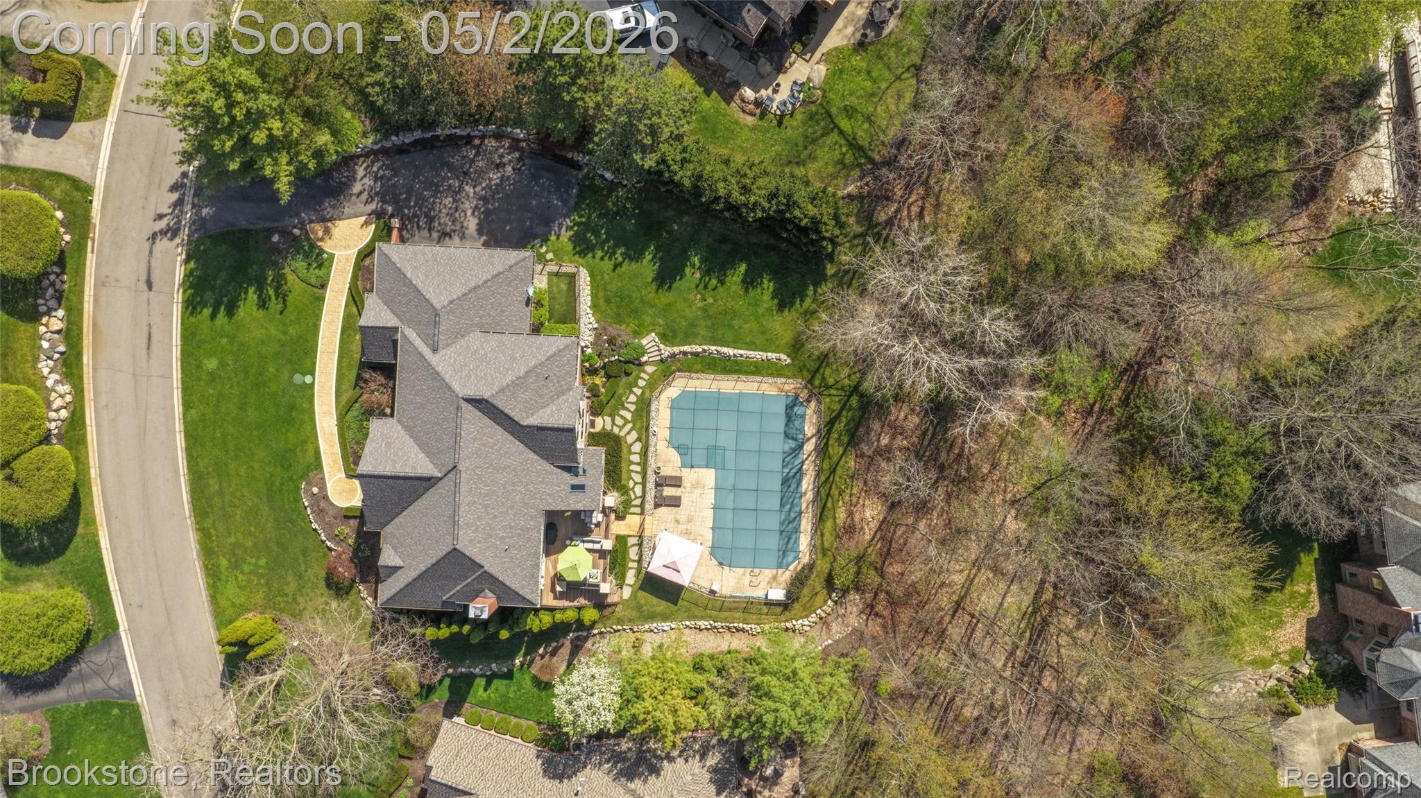 9811 KINGSTON POINTE