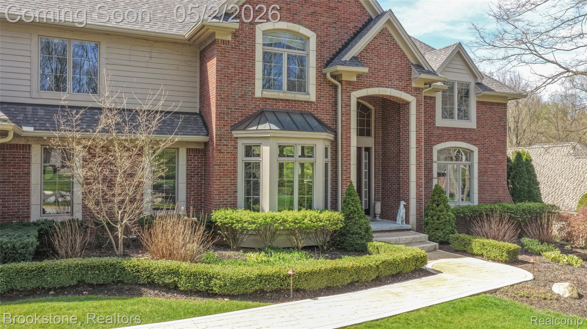 9811 KINGSTON POINTE