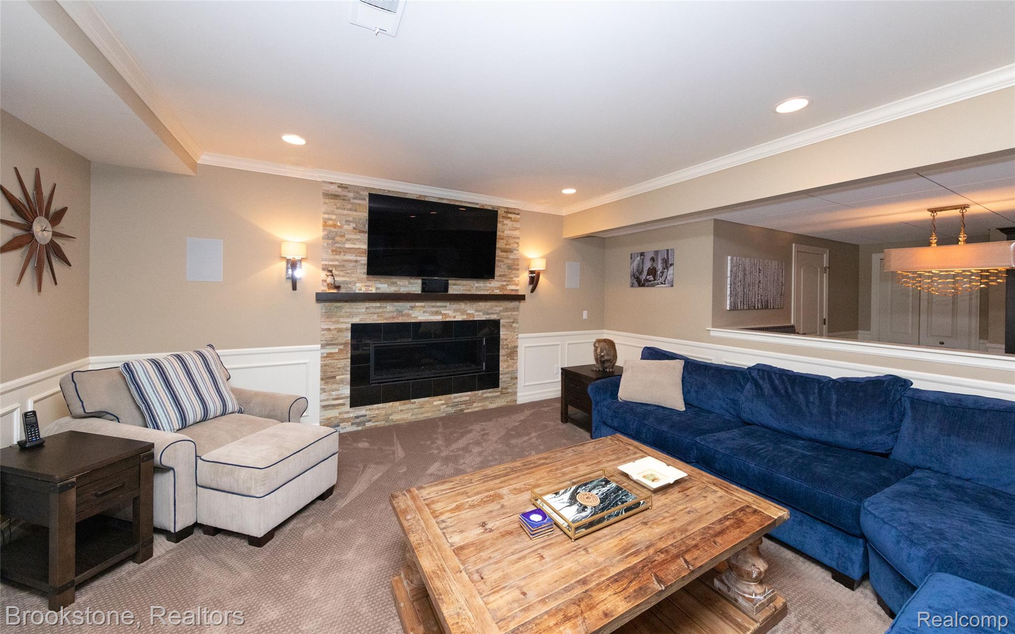 9811 KINGSTON POINTE