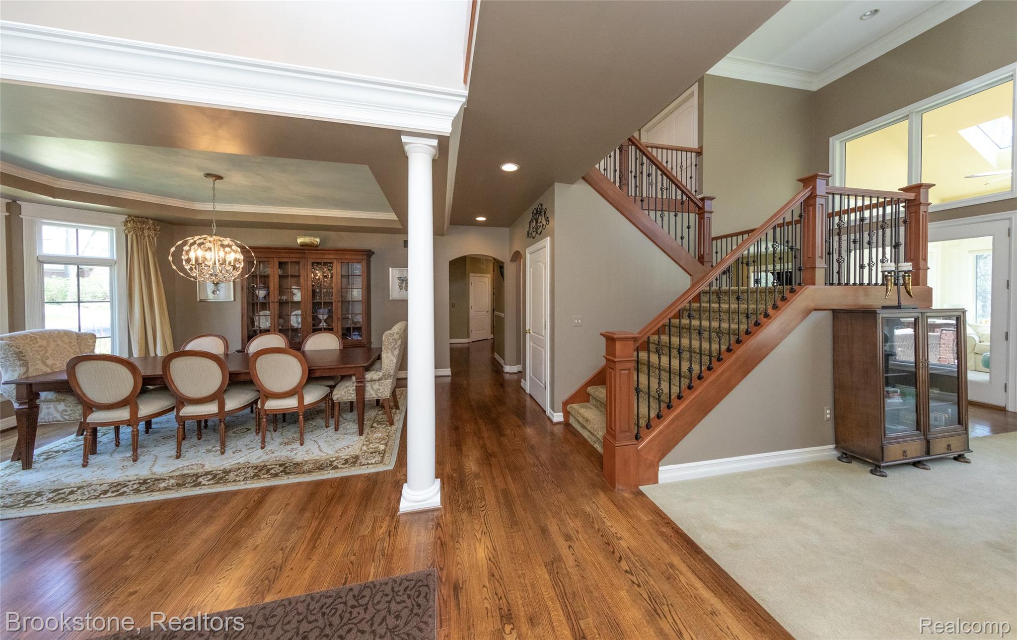 9811 KINGSTON POINTE